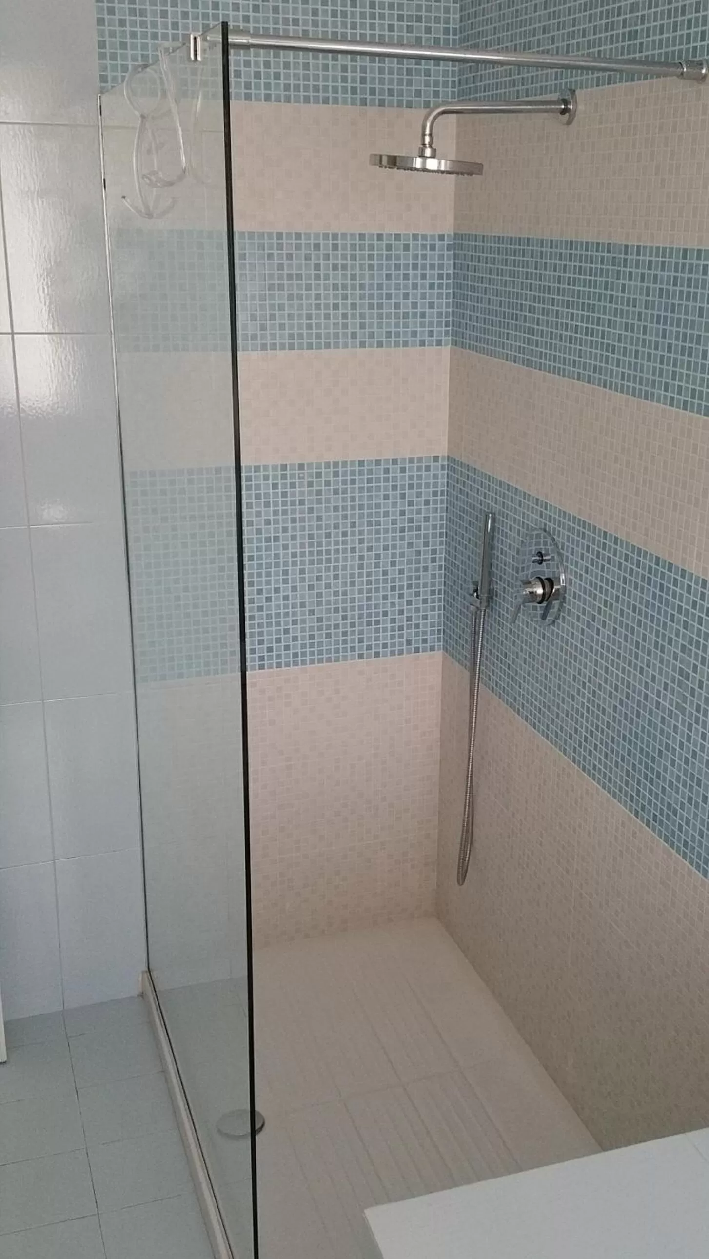 Shower in Casa Castellano