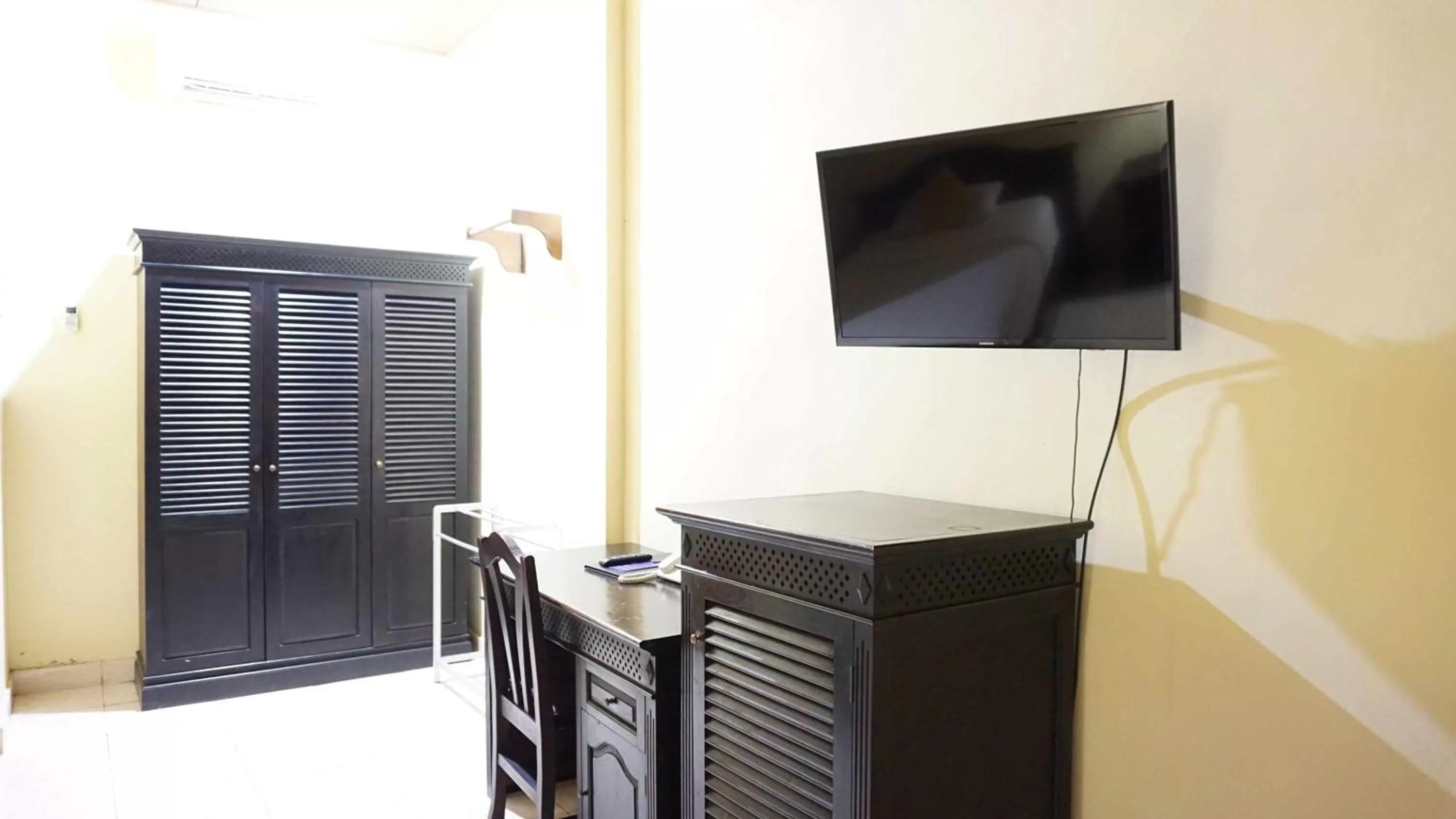 Communal lounge/ TV room in Masainn Hotel Kuta