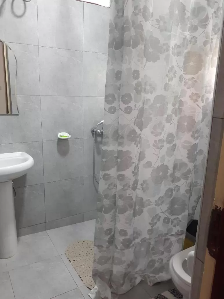 Bathroom in Hans Cottage Botel