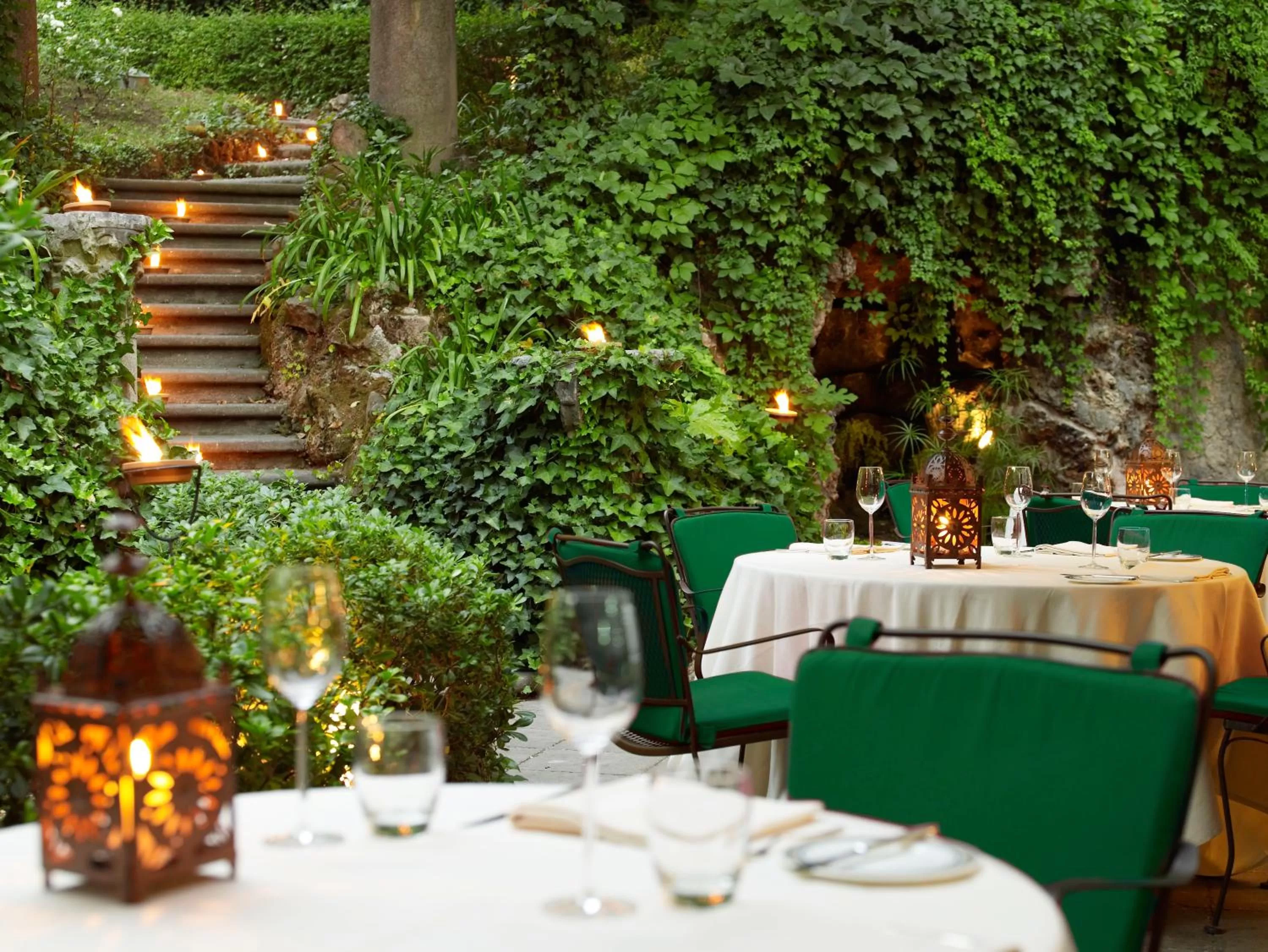 Restaurant/places to eat in Rocco Forte Hotel De Russie