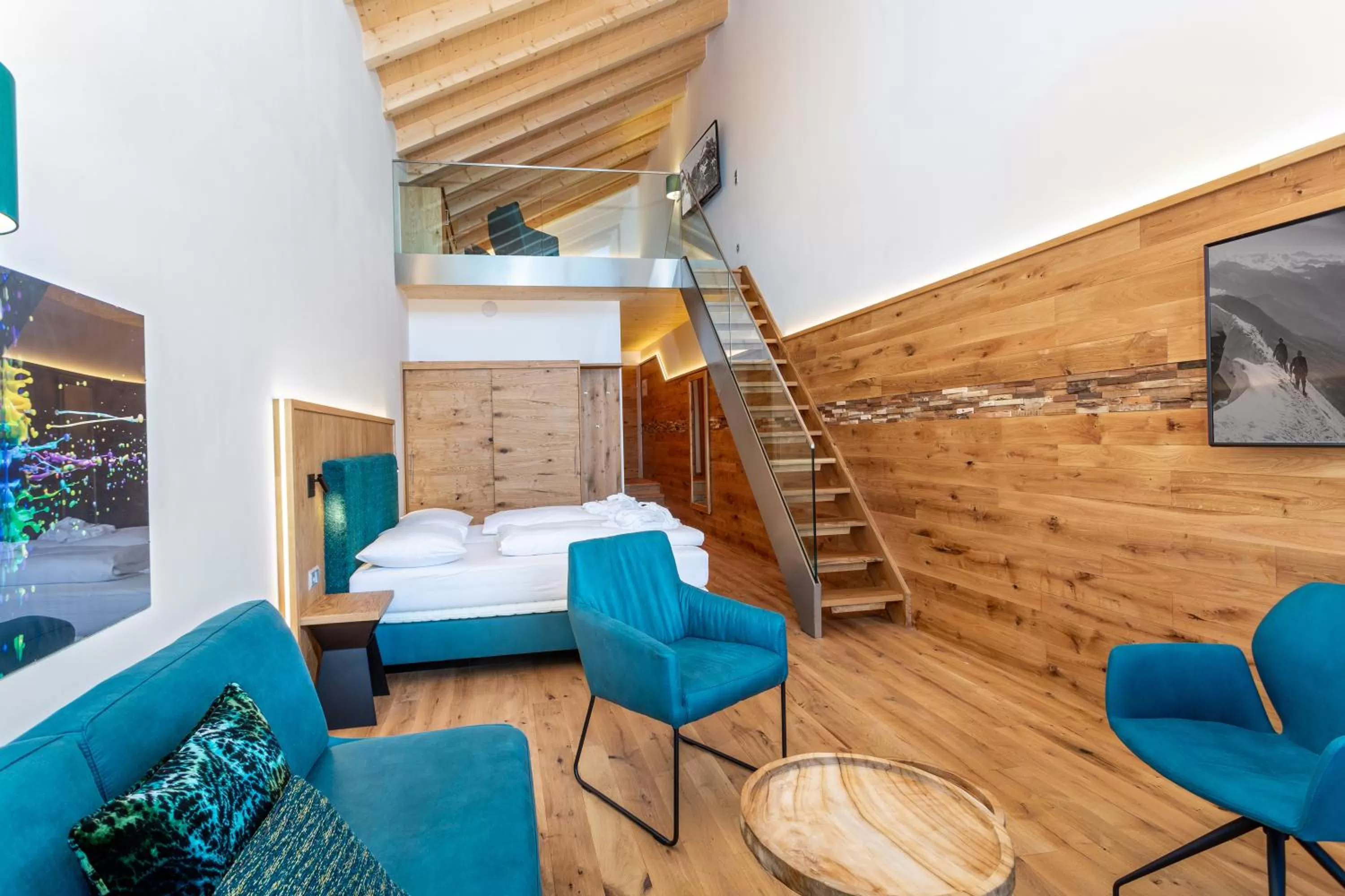 Photo of the whole room, Seating Area in Berghotel Schmittenhöhe