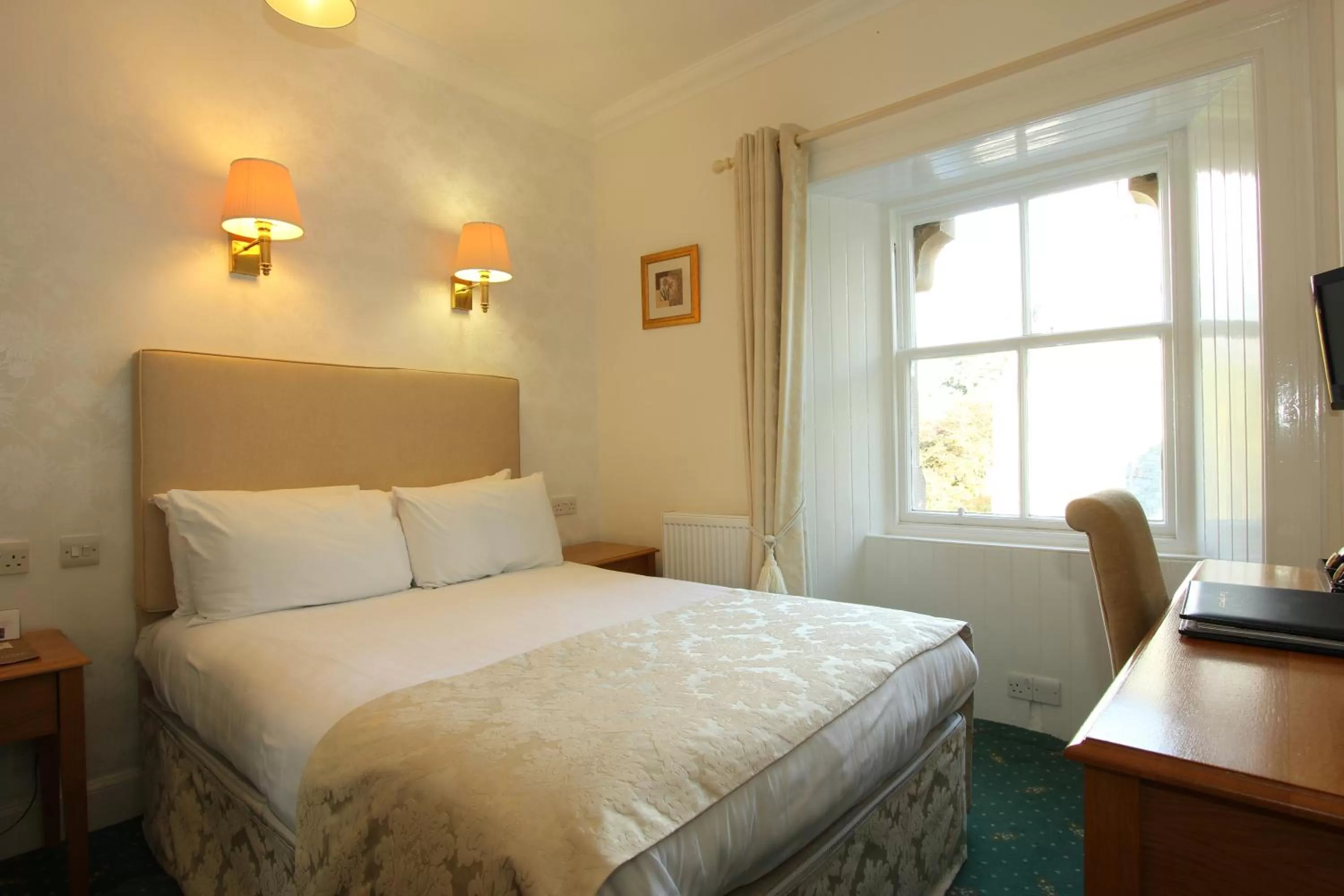 Bed in The Atholl Palace