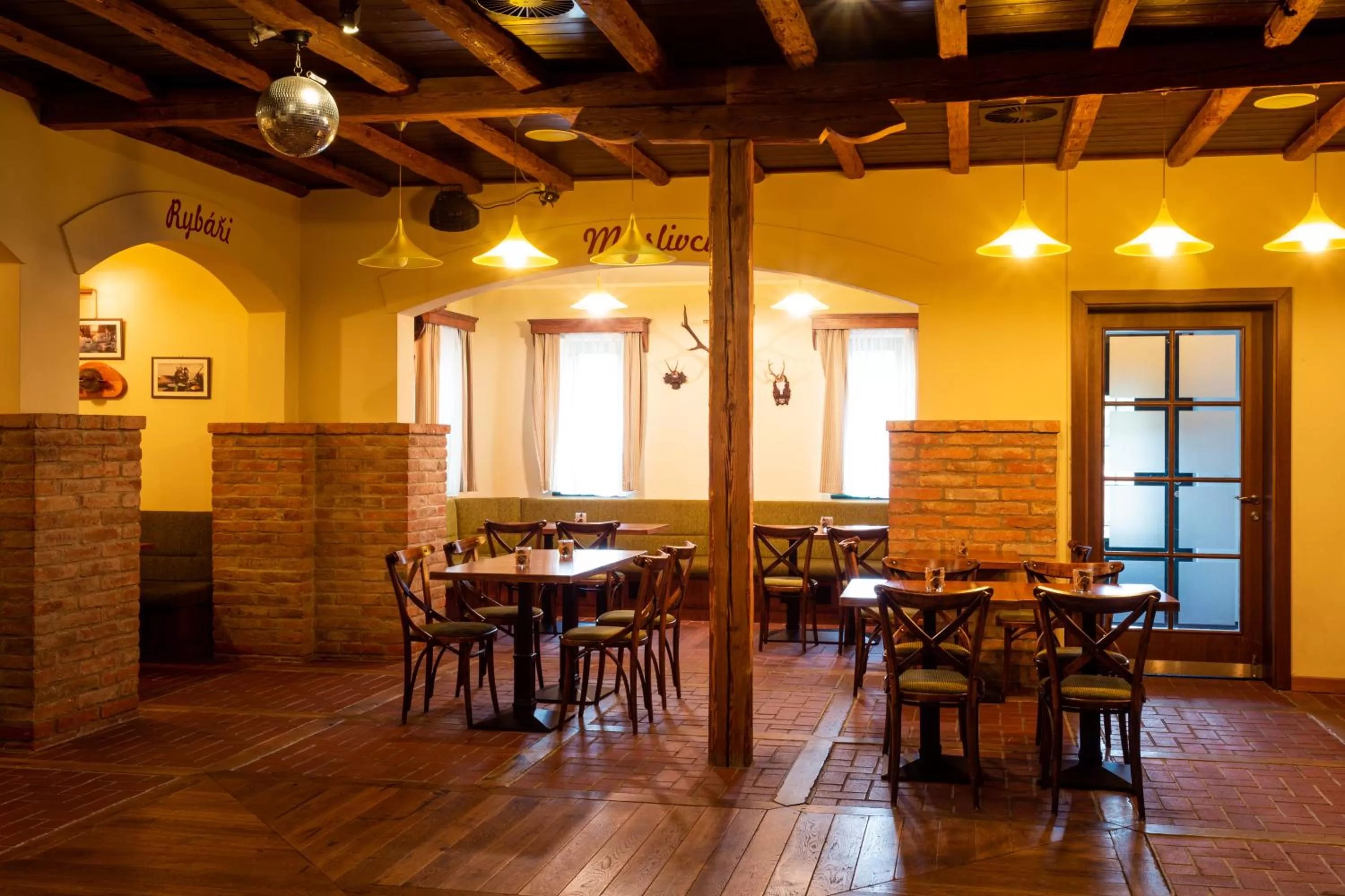 Restaurant/places to eat in Hotel Studanka
