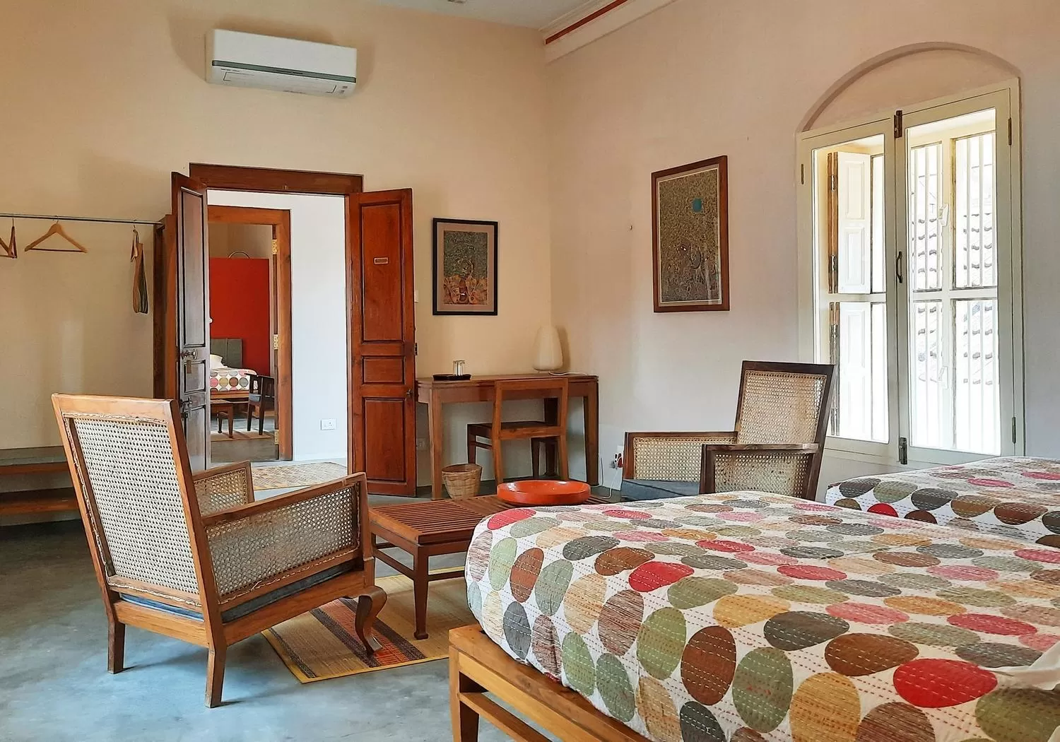 Photo of the whole room, Bed in Saratha Vilas Chettinad