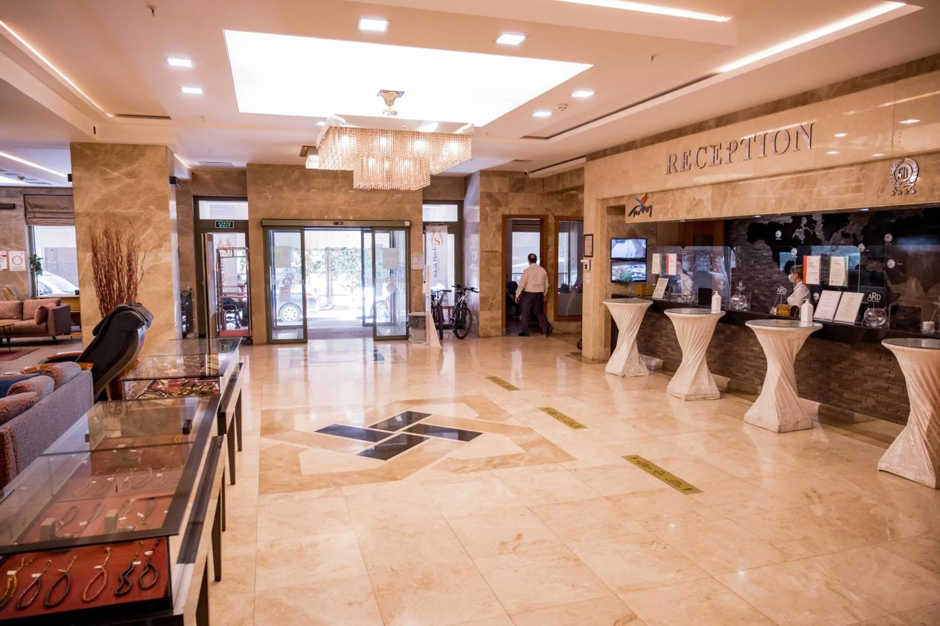 Lobby or reception in Selçuk Hotel