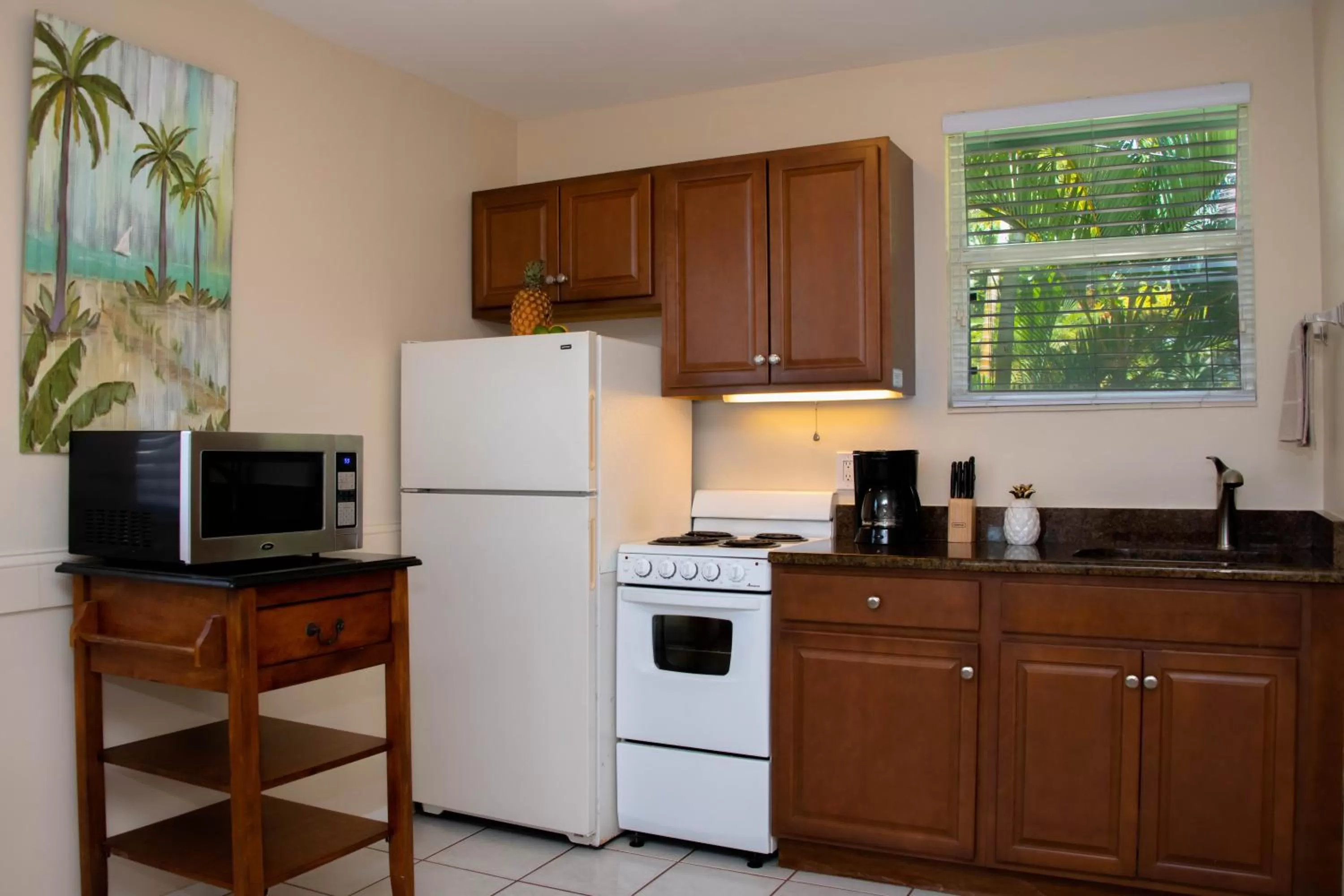Kitchen or kitchenette in Cedar Cove Resort & Cottages