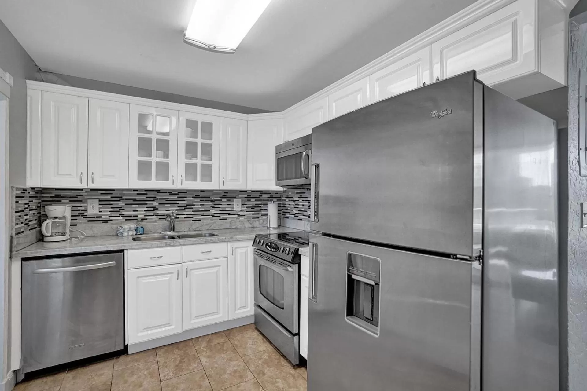 Kitchen or kitchenette, Kitchen/Kitchenette in The Worthington Resorts - Clothing Optional - Men Only - Solo hombres