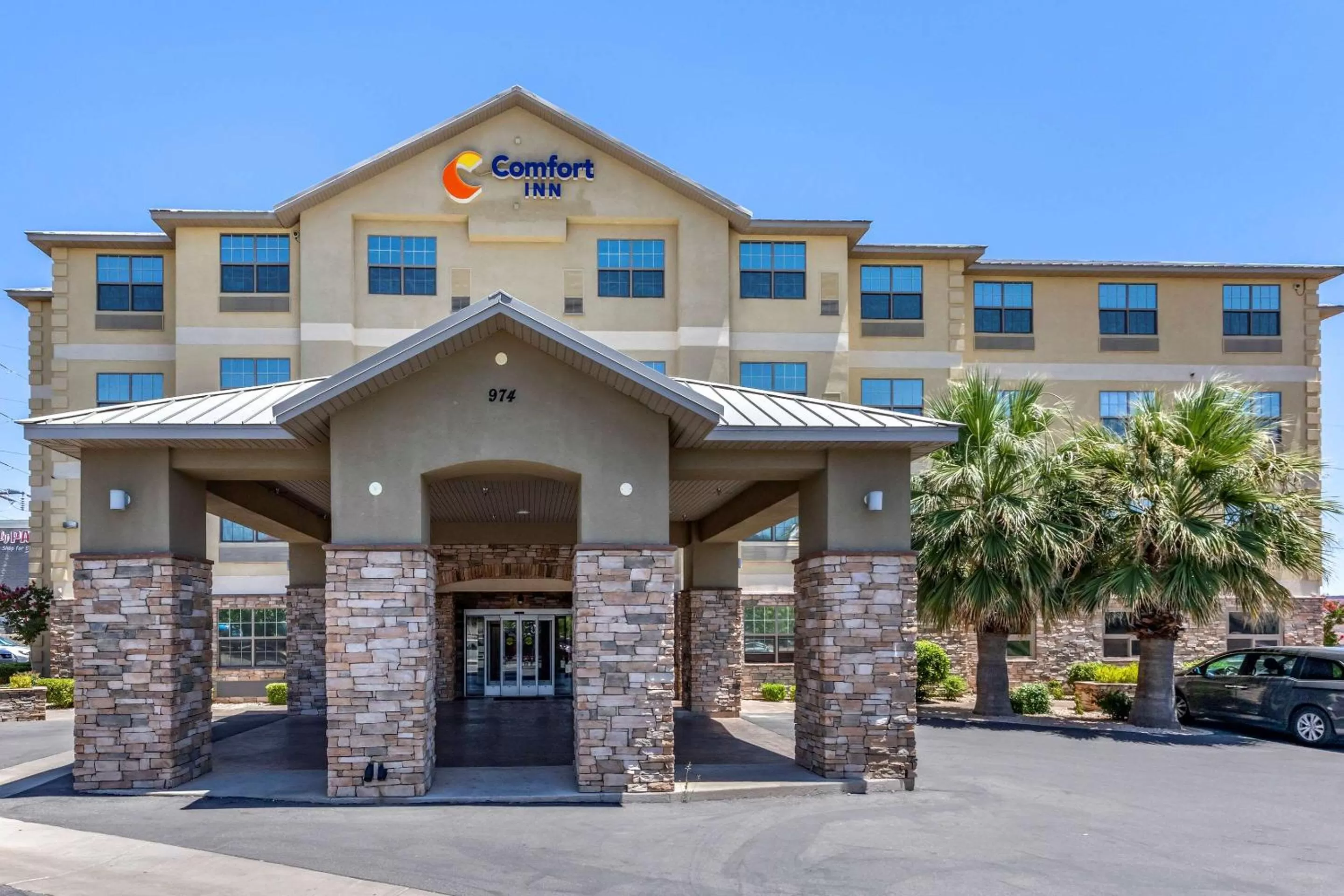 Property building in Comfort Inn Saint George North