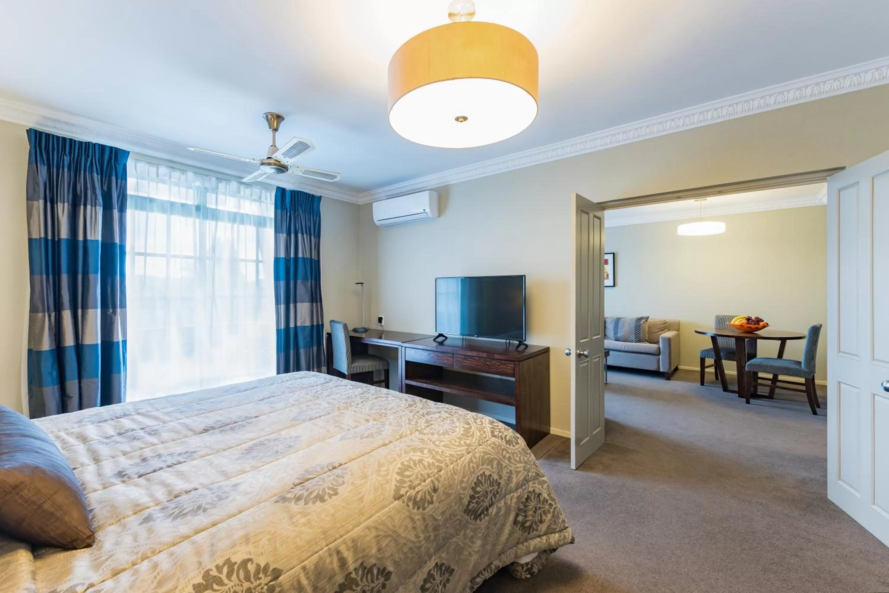 Bedroom, Bed in Distinction Hotel Rotorua