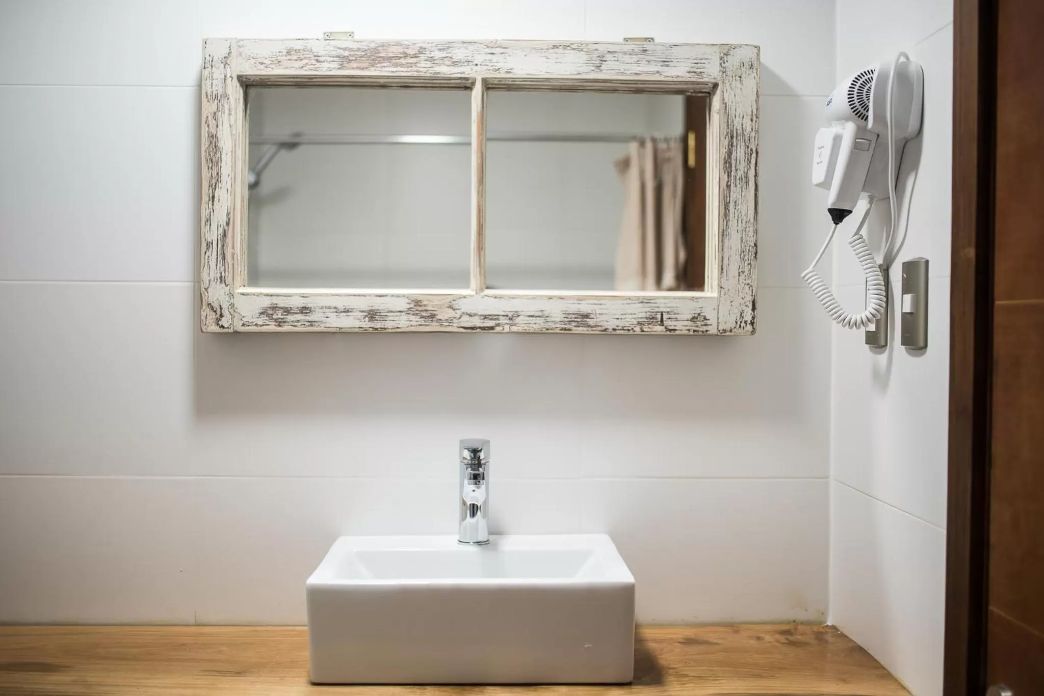 Bathroom in Best Western Patagonia