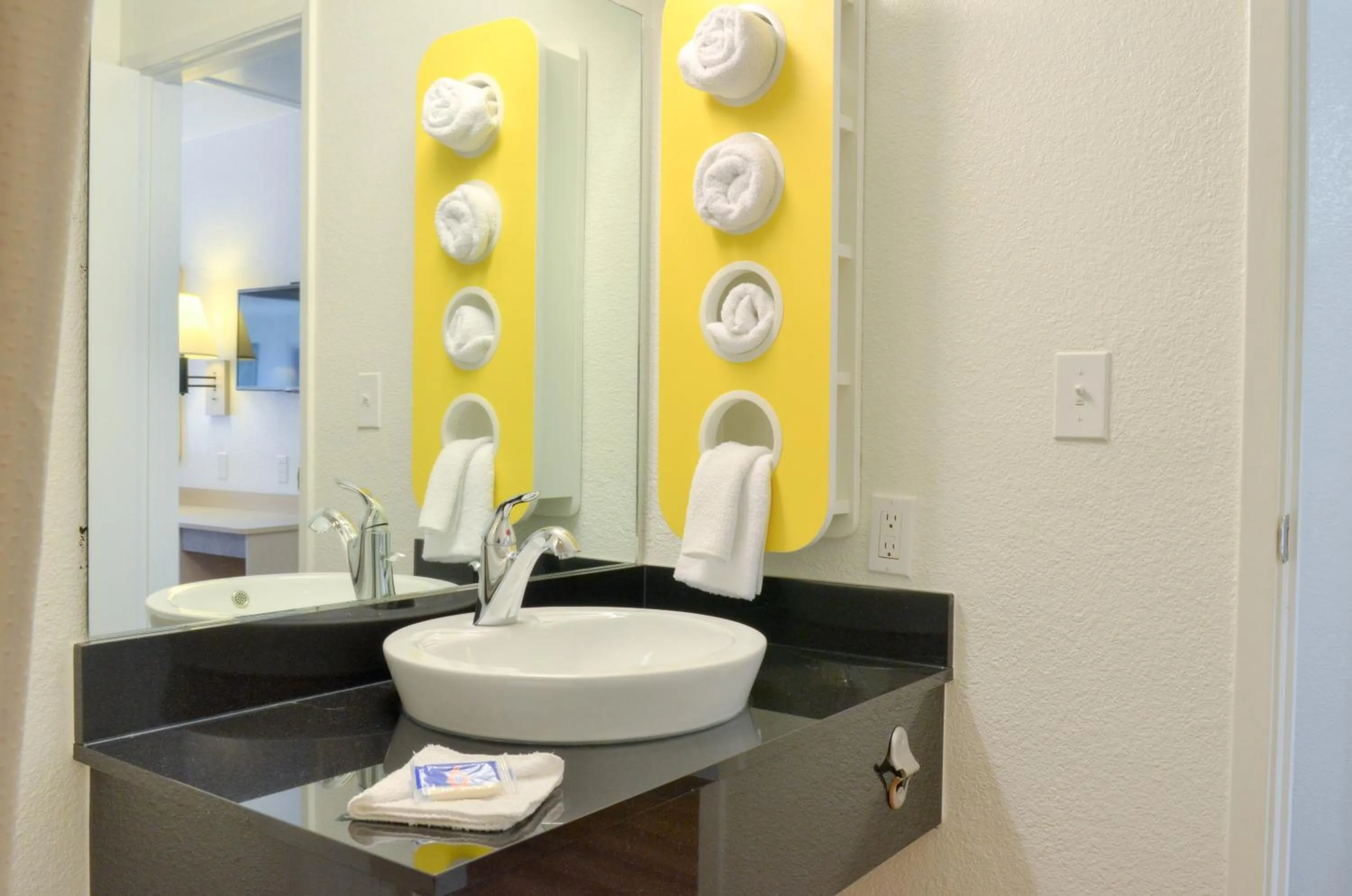 Bathroom in Motel 6-Santa Nella, CA - Los Banos - Interstate 5