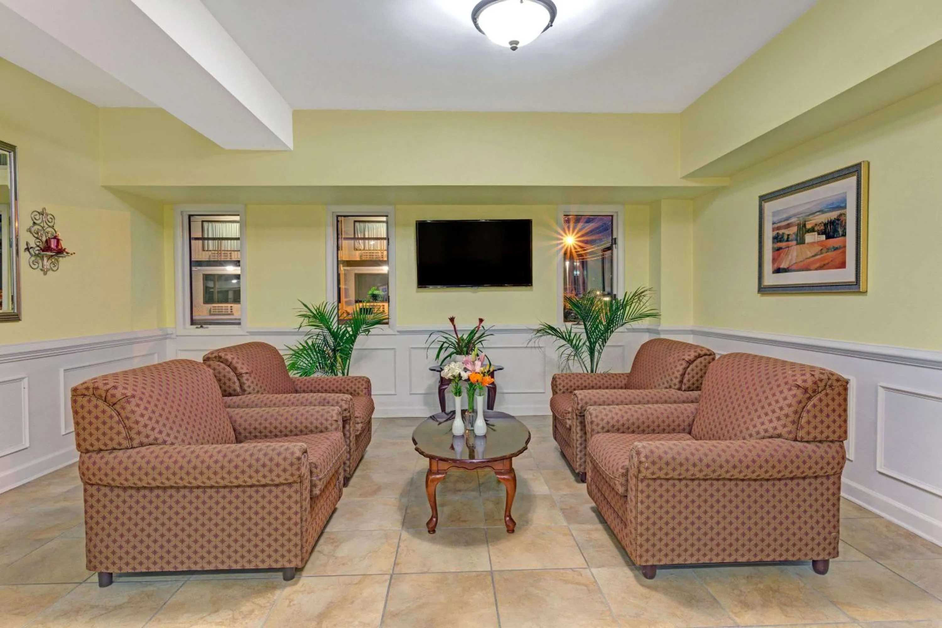 Lobby or reception in Travelodge by Wyndham Williamsburg Colonial Area