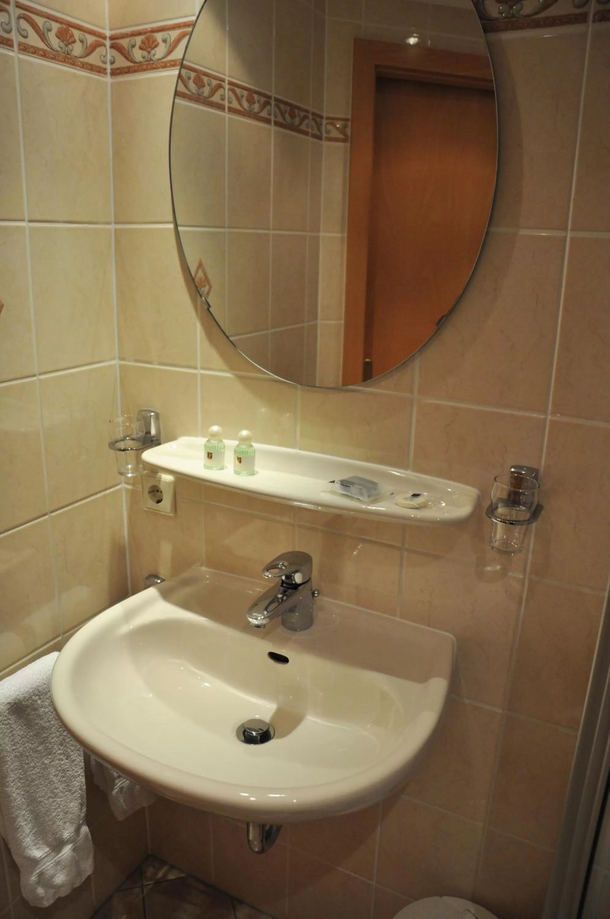 Luxury Twin Room in Hotel Het Anker