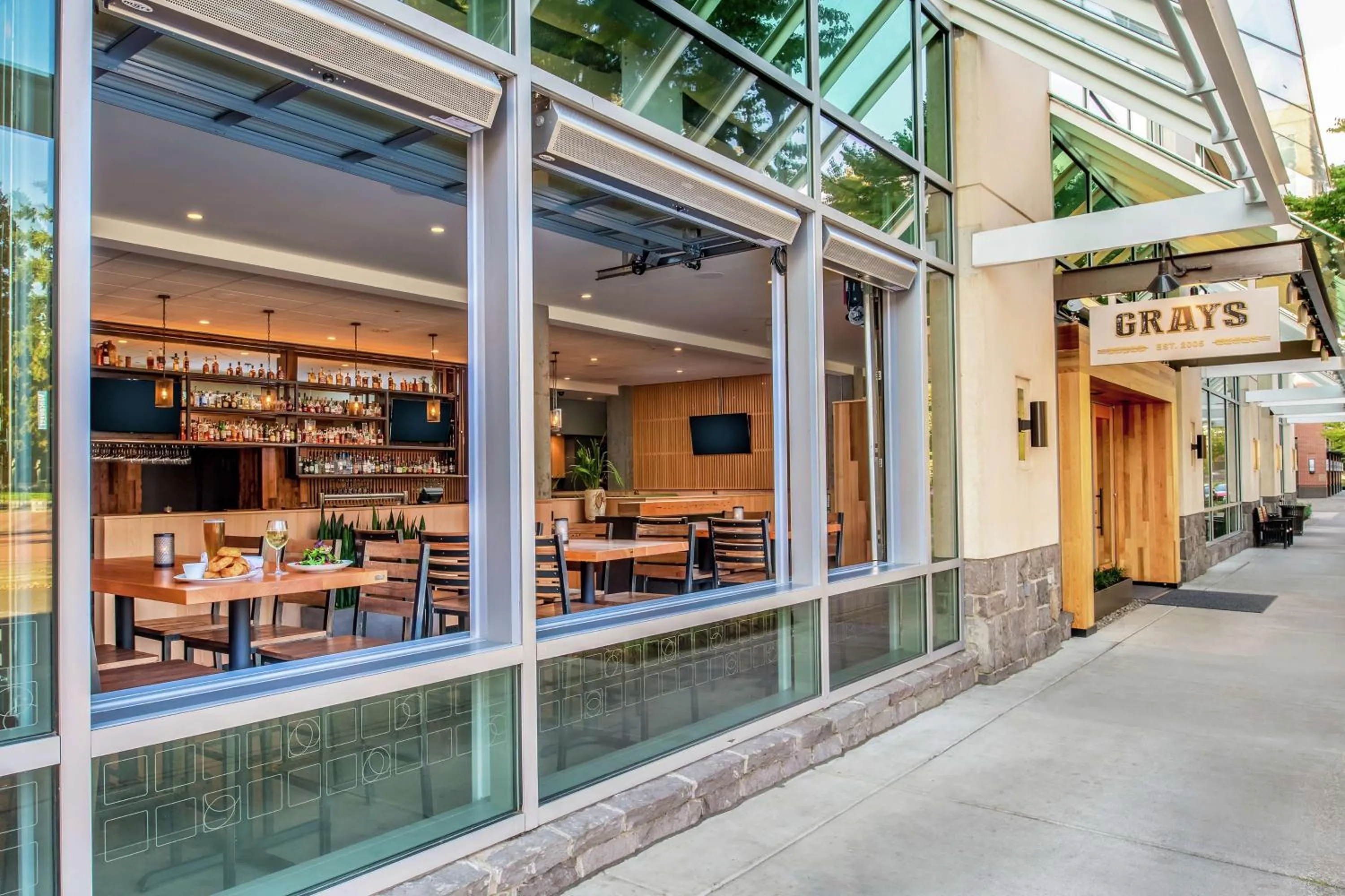 Photo of the whole room in Hilton Vancouver Washington