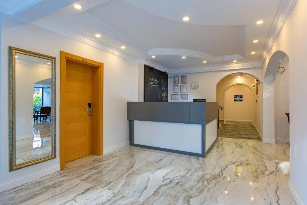 Spring in Forest Park Hotel