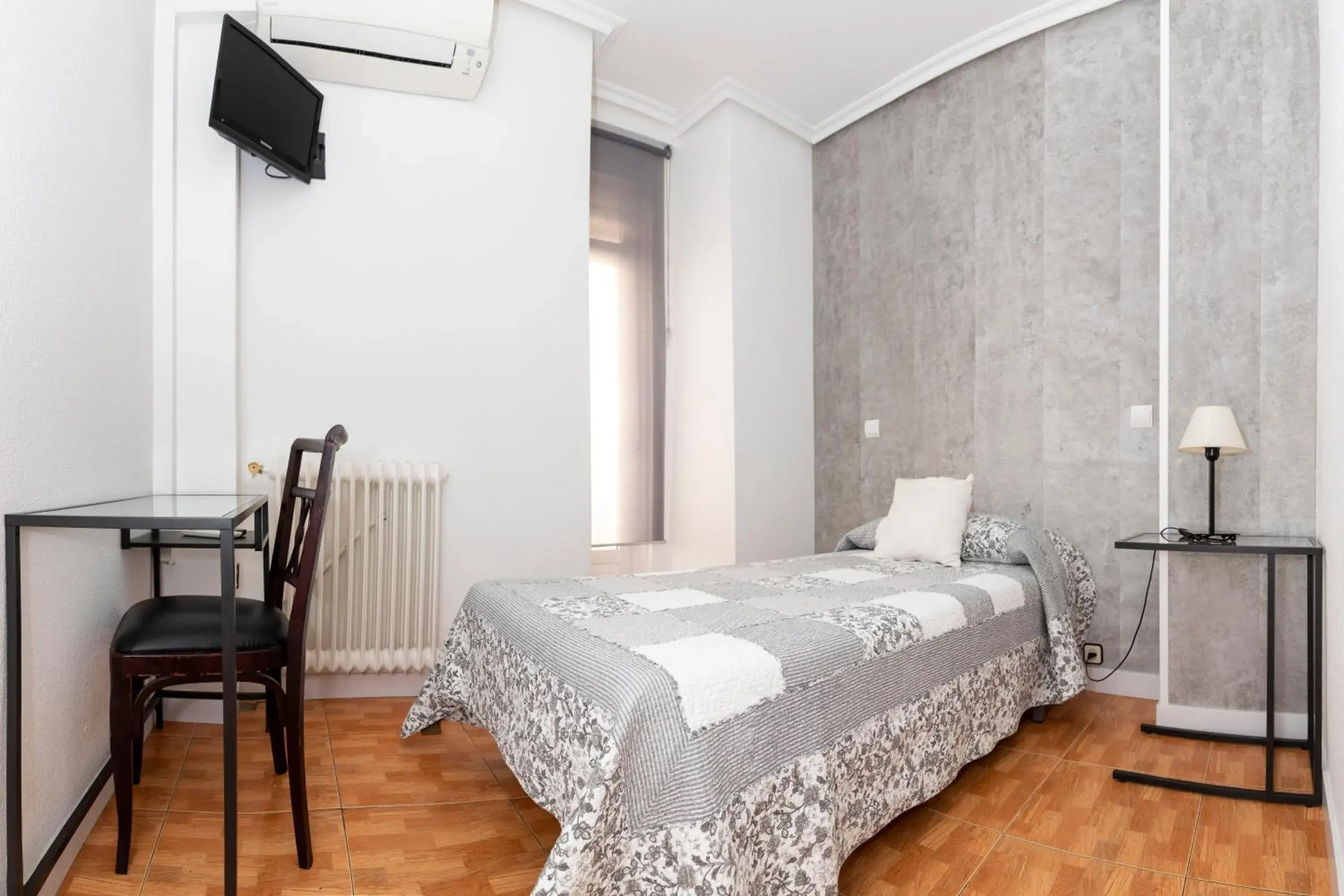 Single Room in Hostal Tokio Single Room in Hostal Tokio