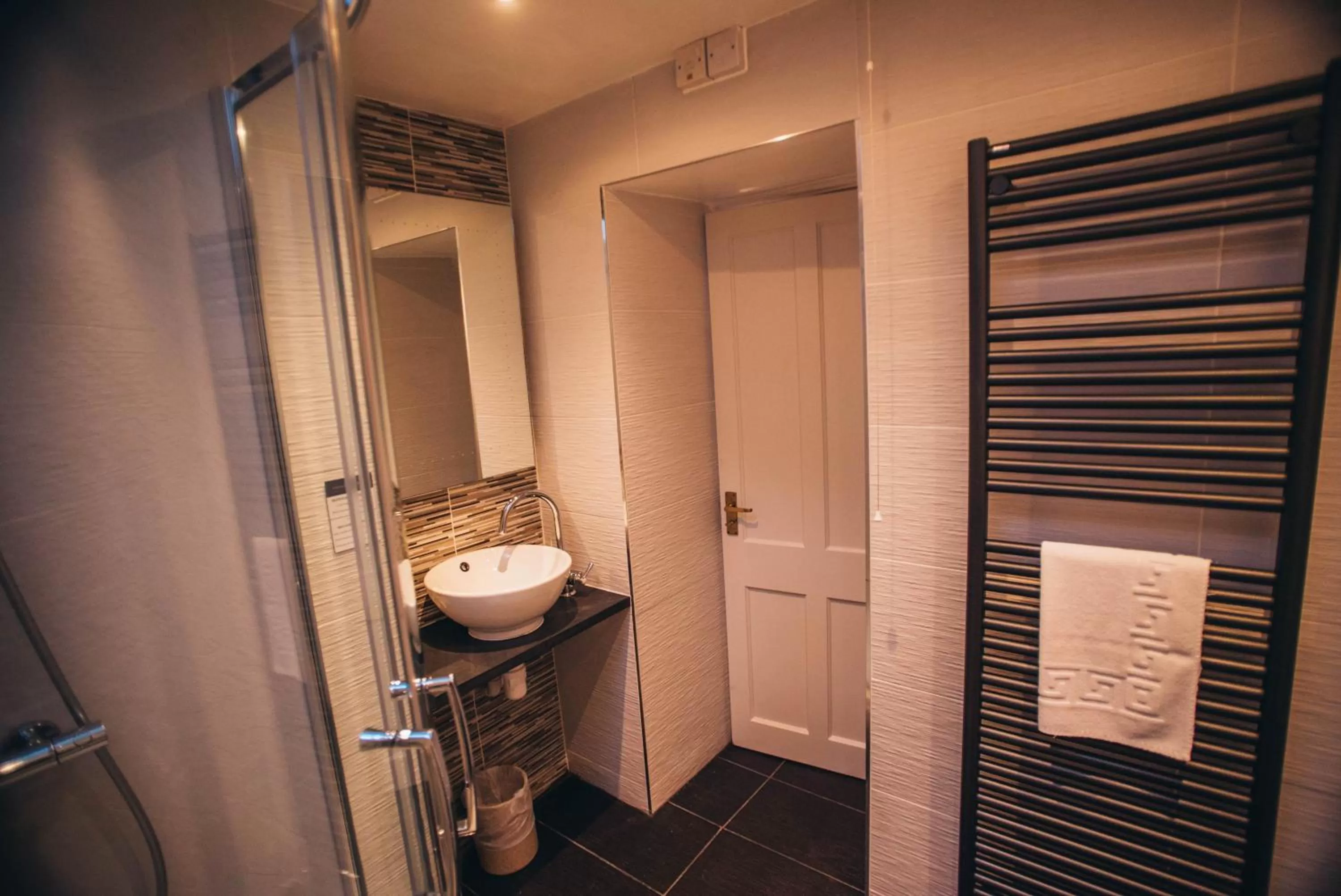 Bathroom in Tynycornel Hotel