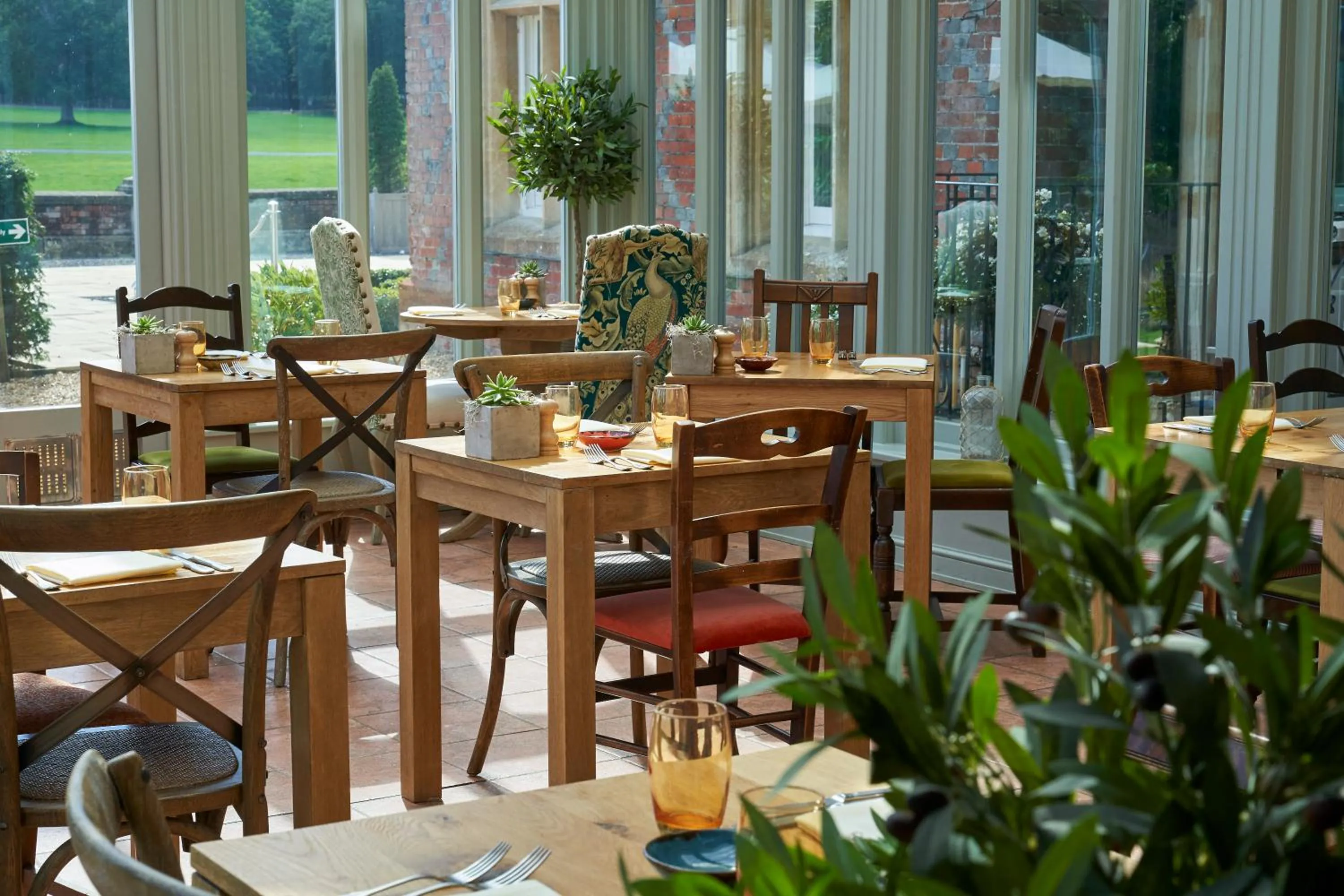 Restaurant/places to eat in Burley Manor