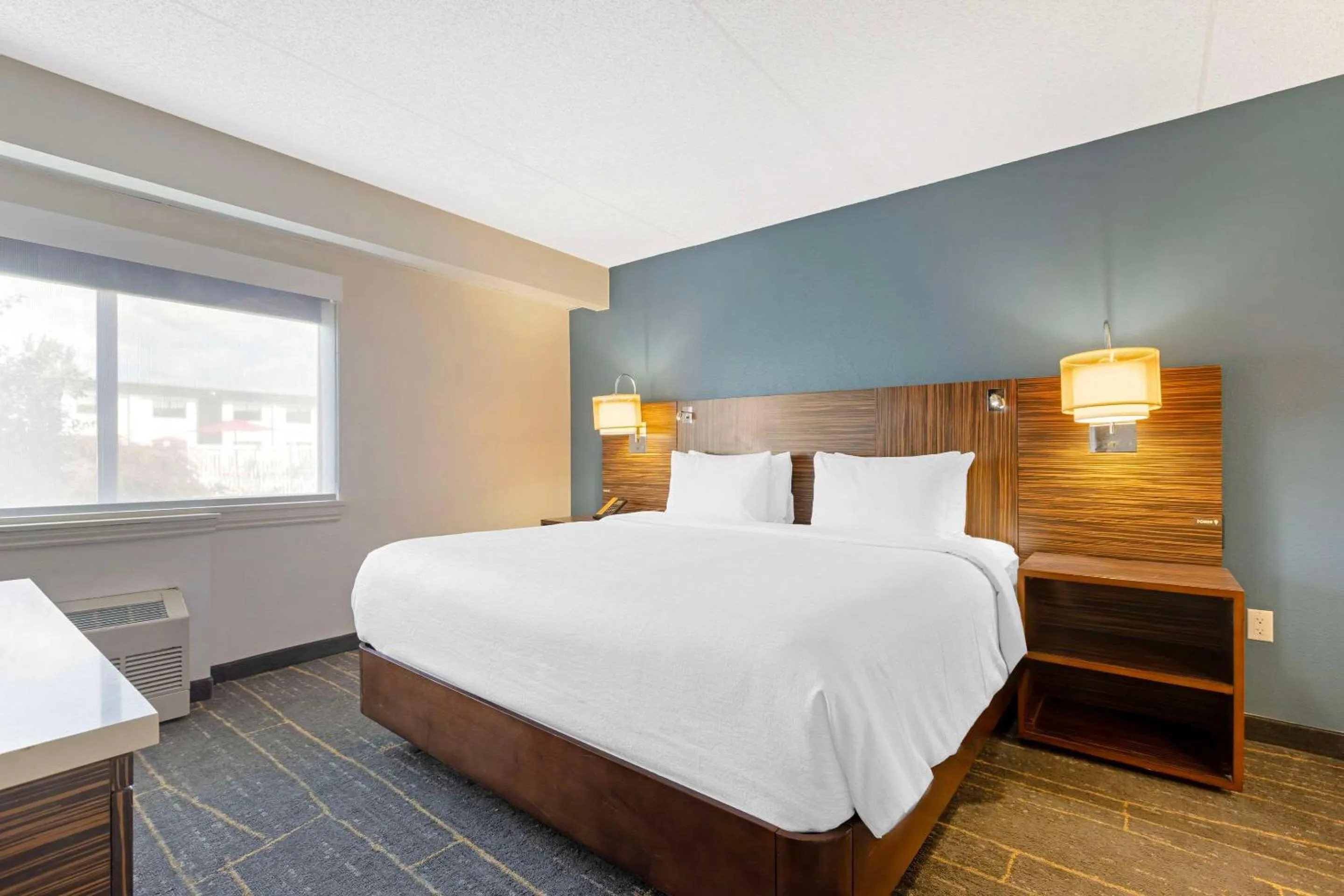 Bedroom, Bed in Quality Inn near Finger Lakes and Seneca Falls