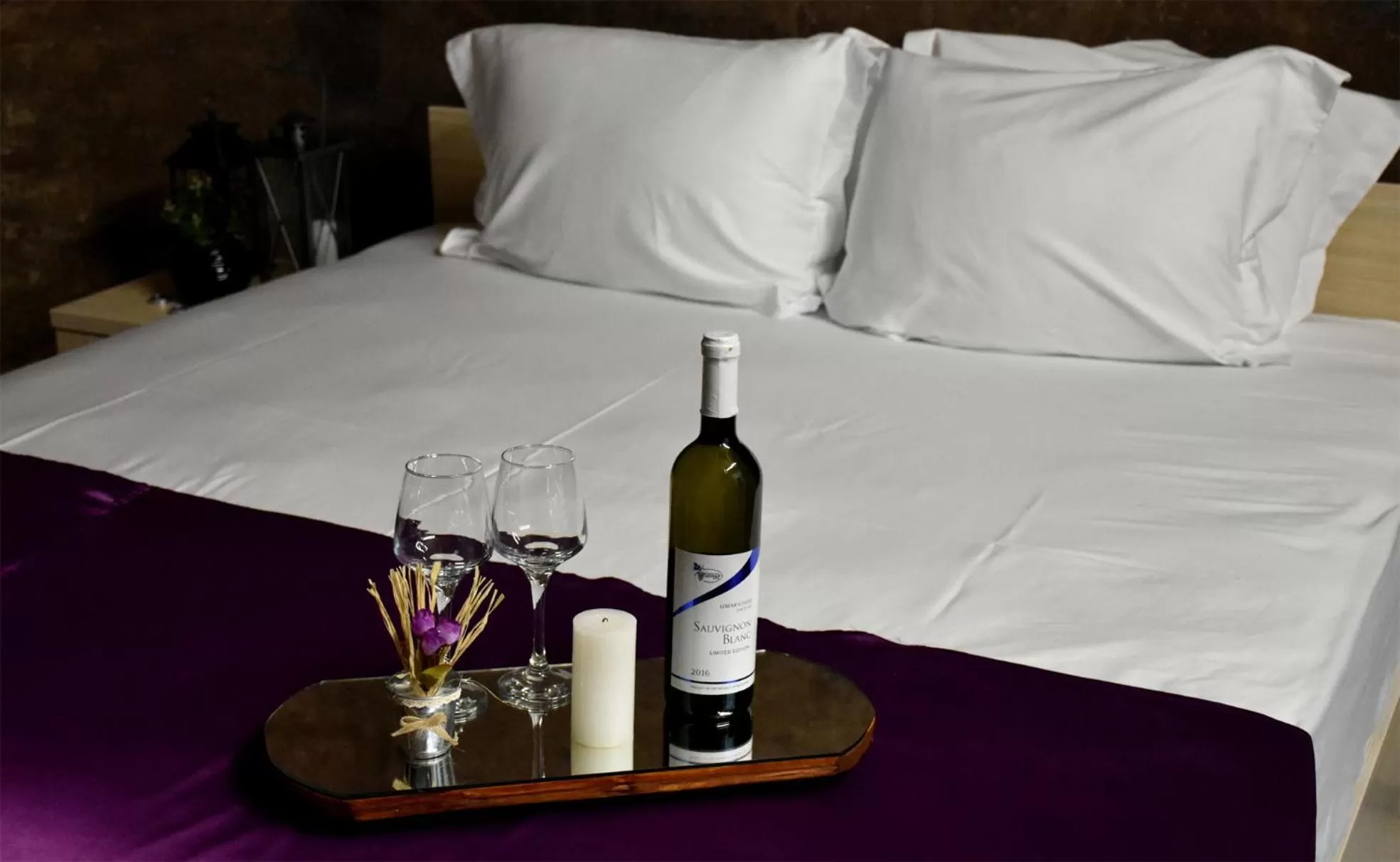 Bed in Hotel and winery LOZAR