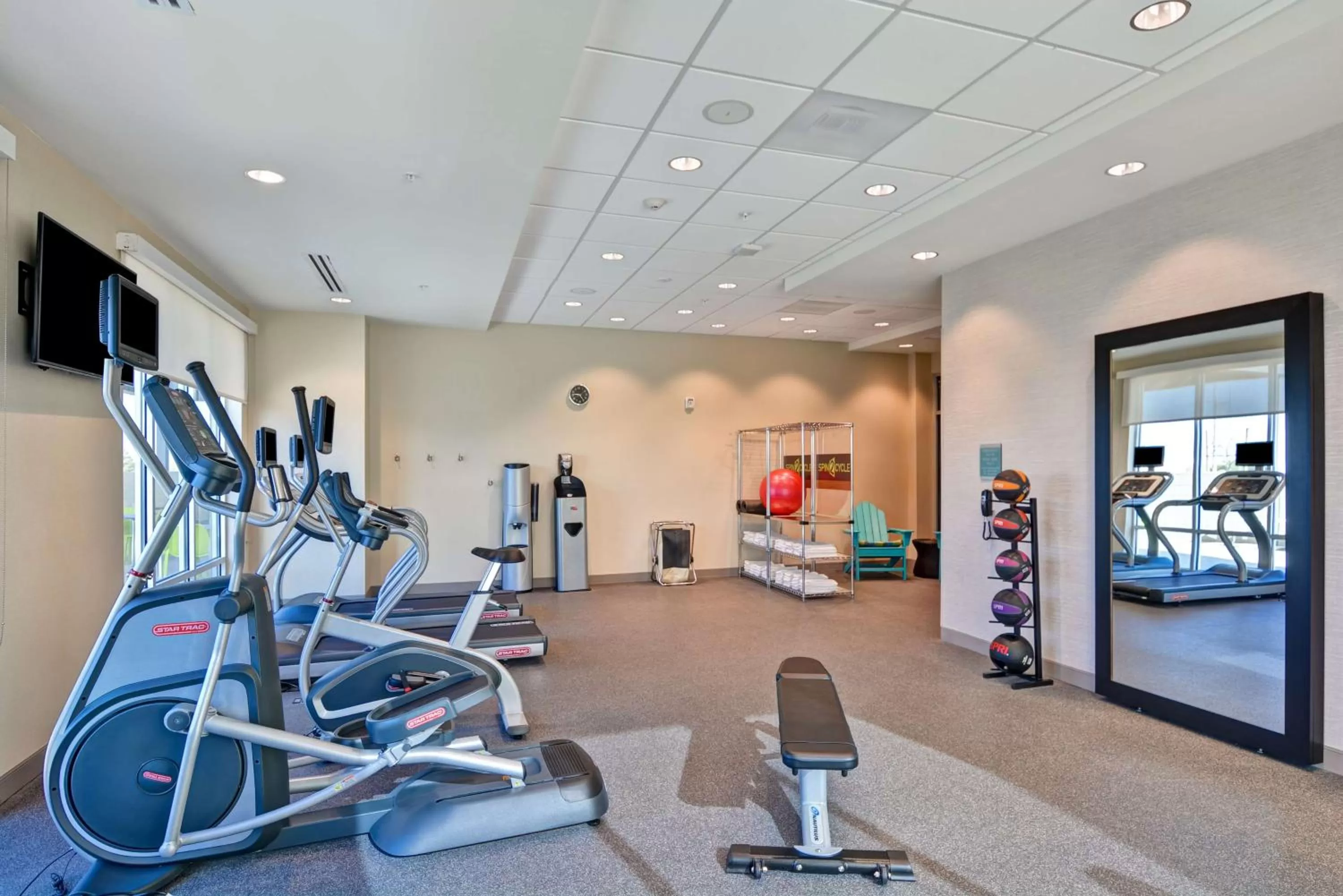 Fitness centre/facilities in Home2 Suites By Hilton Palmdale