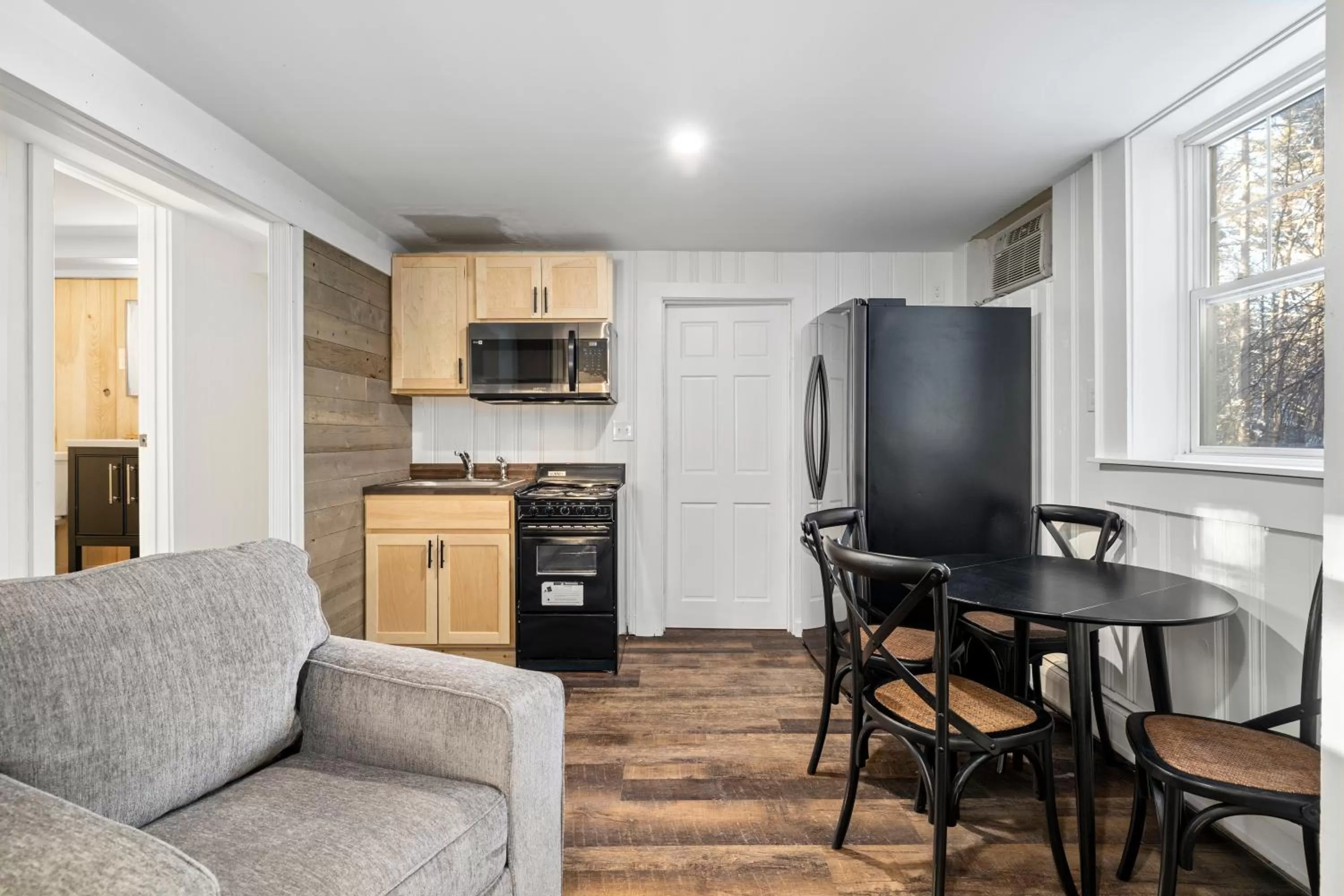 Kitchen or kitchenette in The Inn & More