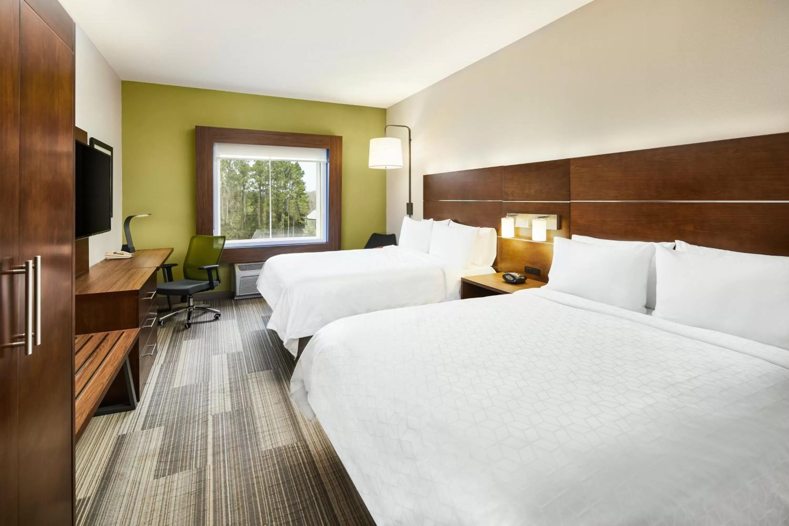 Photo of the whole room, Bed in Holiday Inn Express Palatka Northwest by IHG