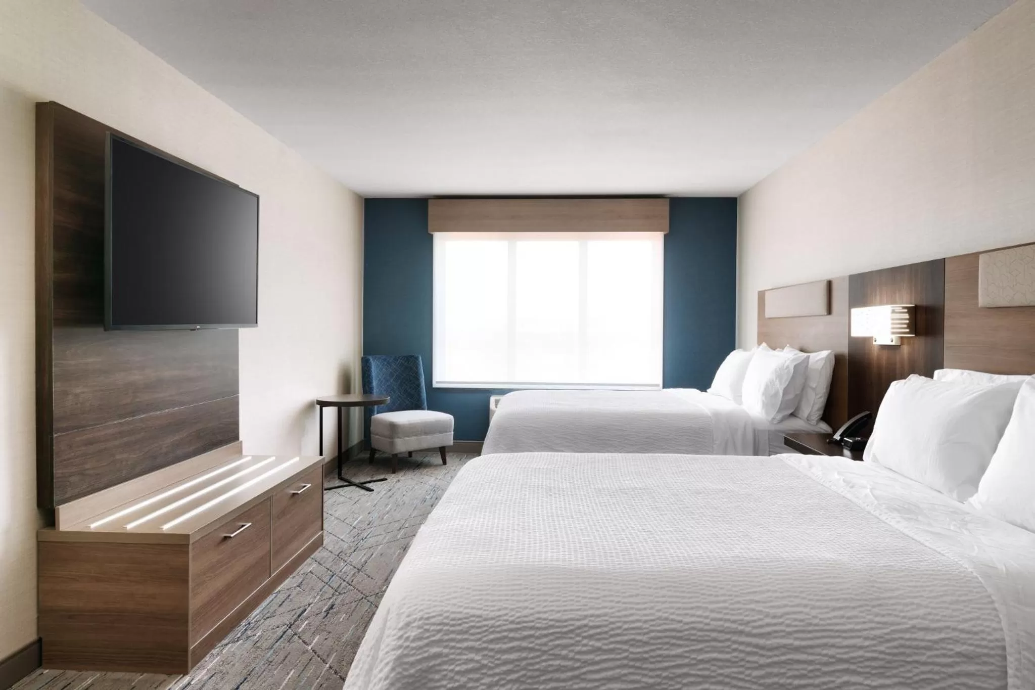 Photo of the whole room, Bed in Holiday Inn Express and Suites Helena by IHG