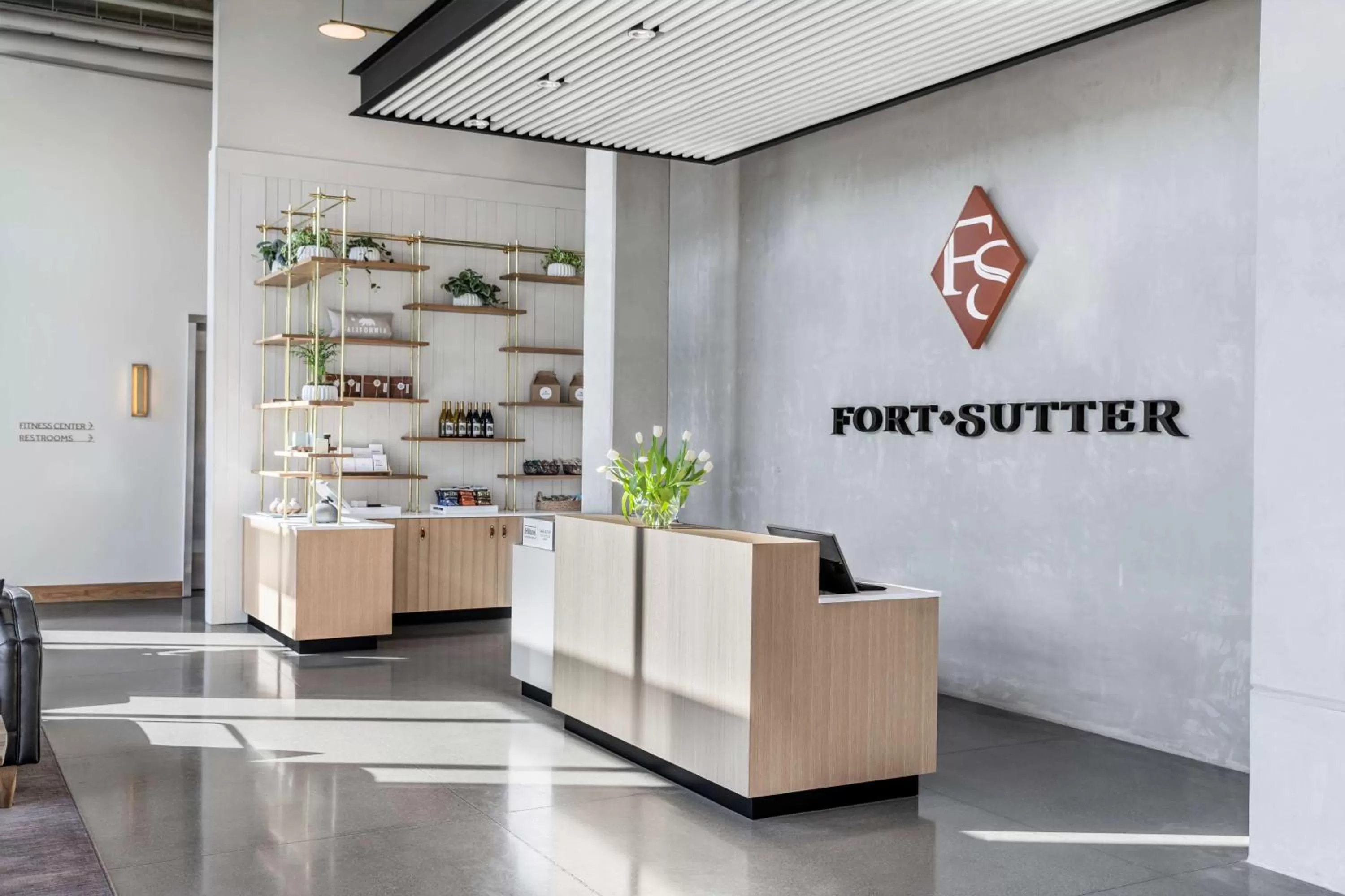 Lobby or reception in Tapestry By Hilton The Fort Sutter Hotel Sacramento, Ca