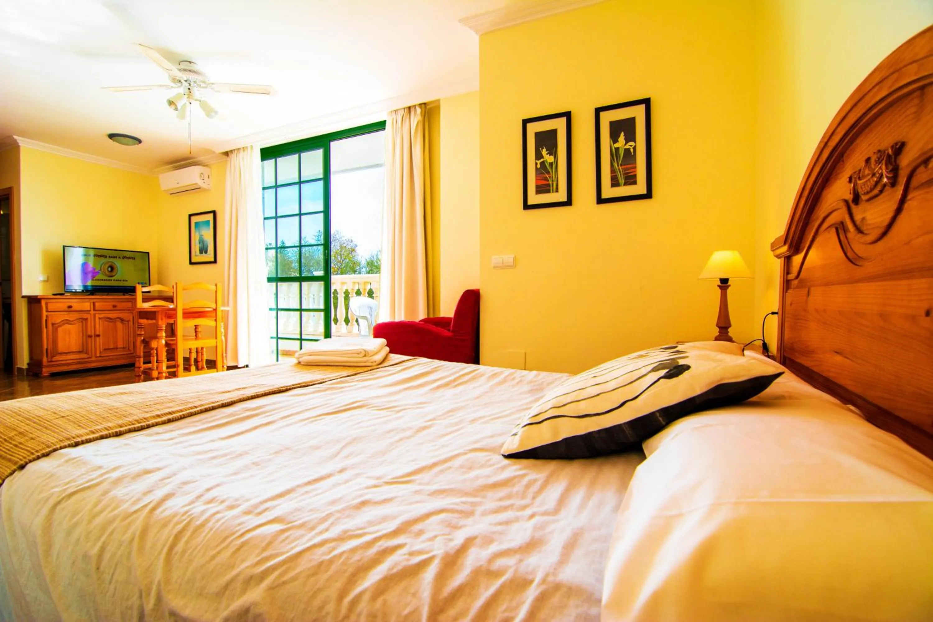 Photo of the whole room, Bed in Roquetas Beach and Playa Serena Golf Village