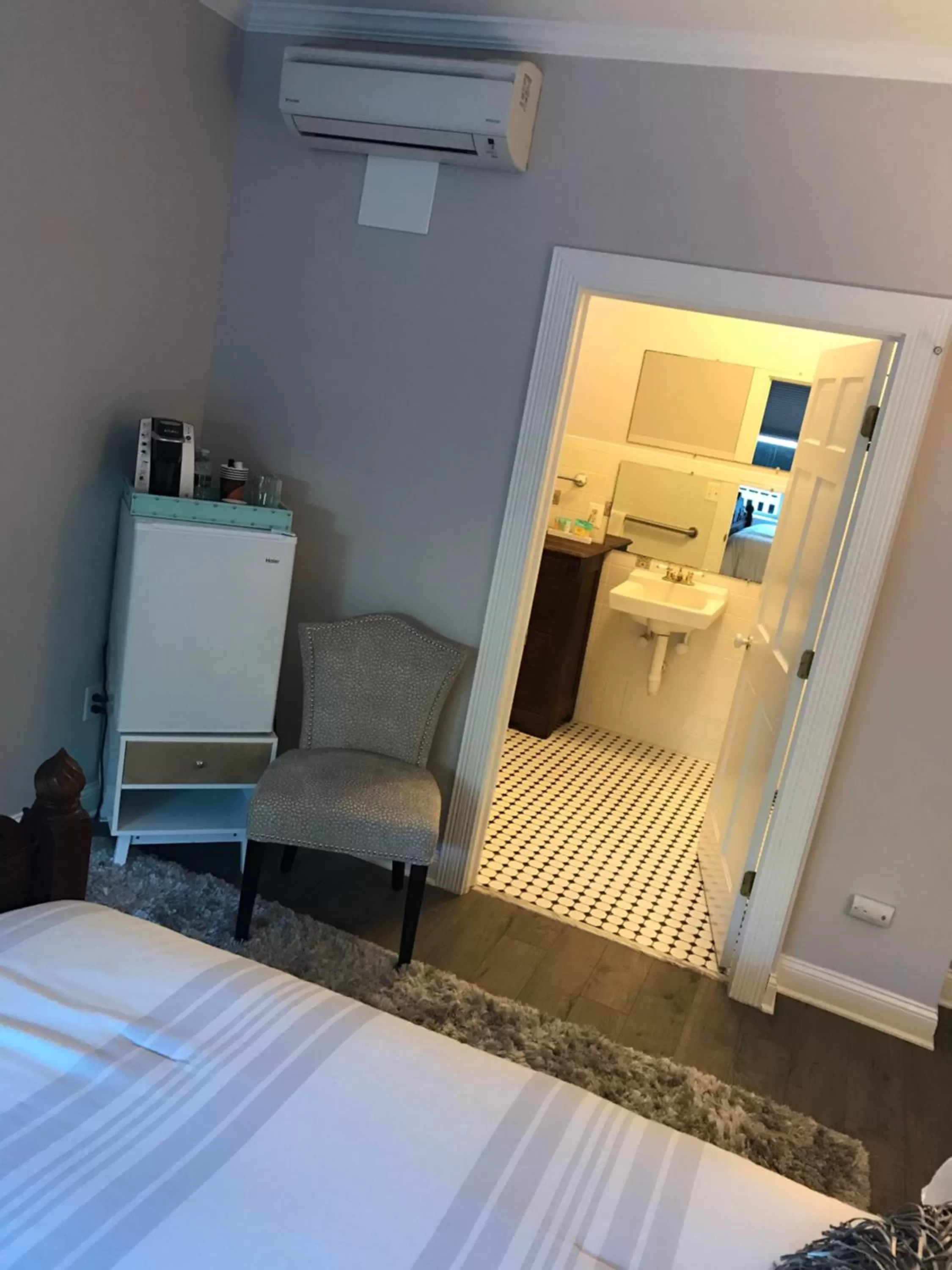 Bathroom, Bed in Elaine's Cape May Boutique Hotel