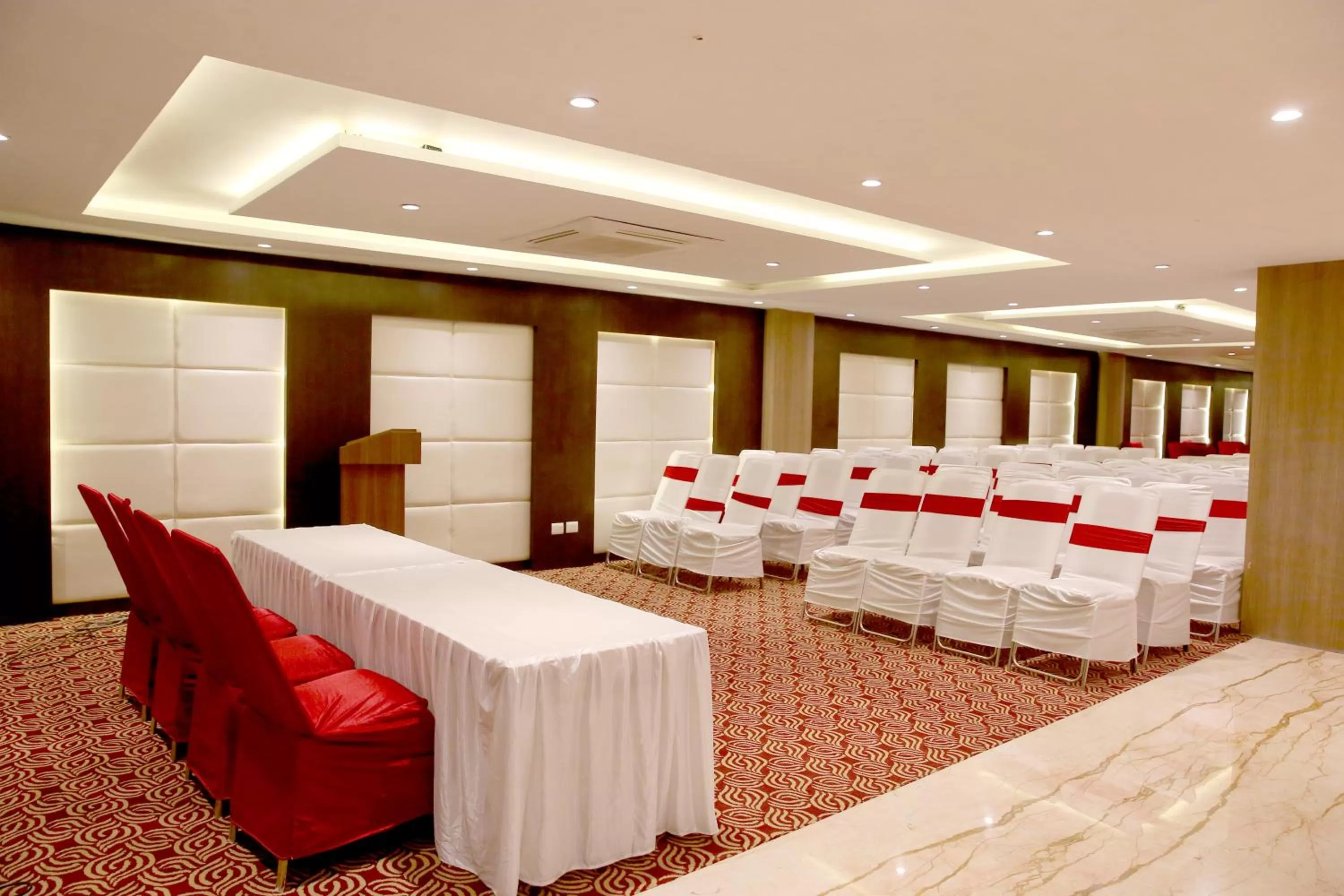 Banquet/Function facilities in Le Roi Udaipur