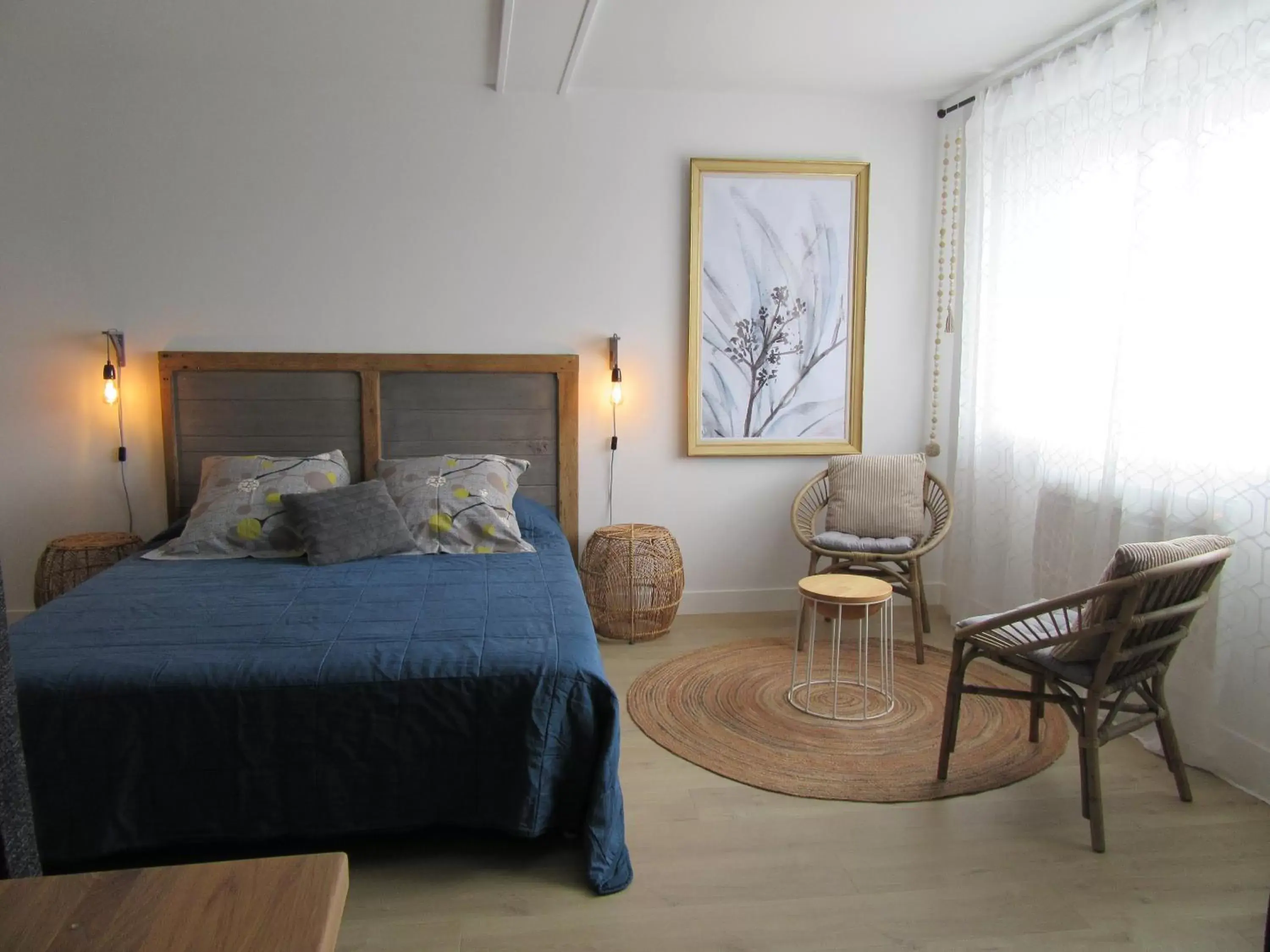 Double Room with Private Bathroom in Les Bordes Double Room with Private Bathroom in Les Bordes
