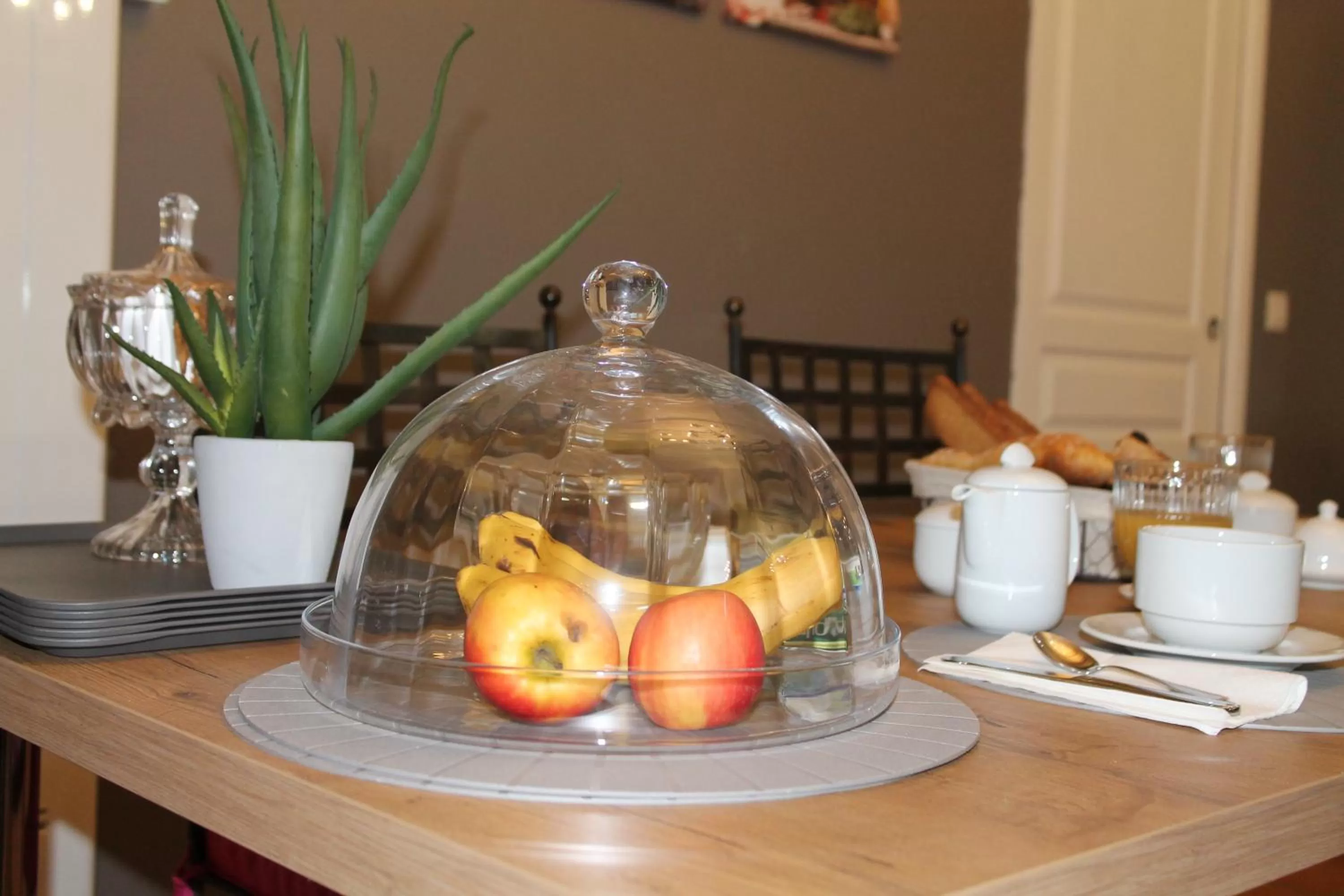 Food and drinks in La Levriere d'Arc les Gray Chambre D'hotes