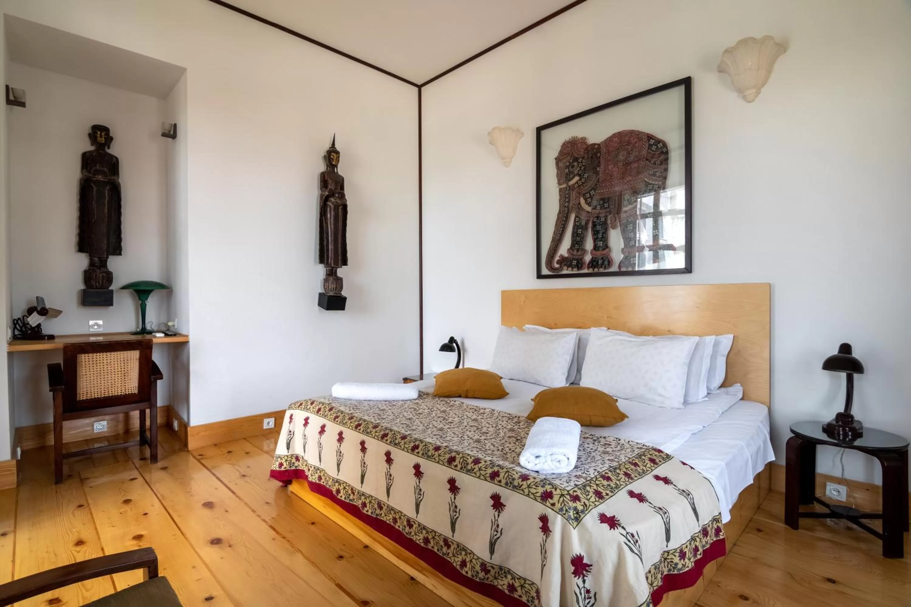 Bed in Castle in Old Town