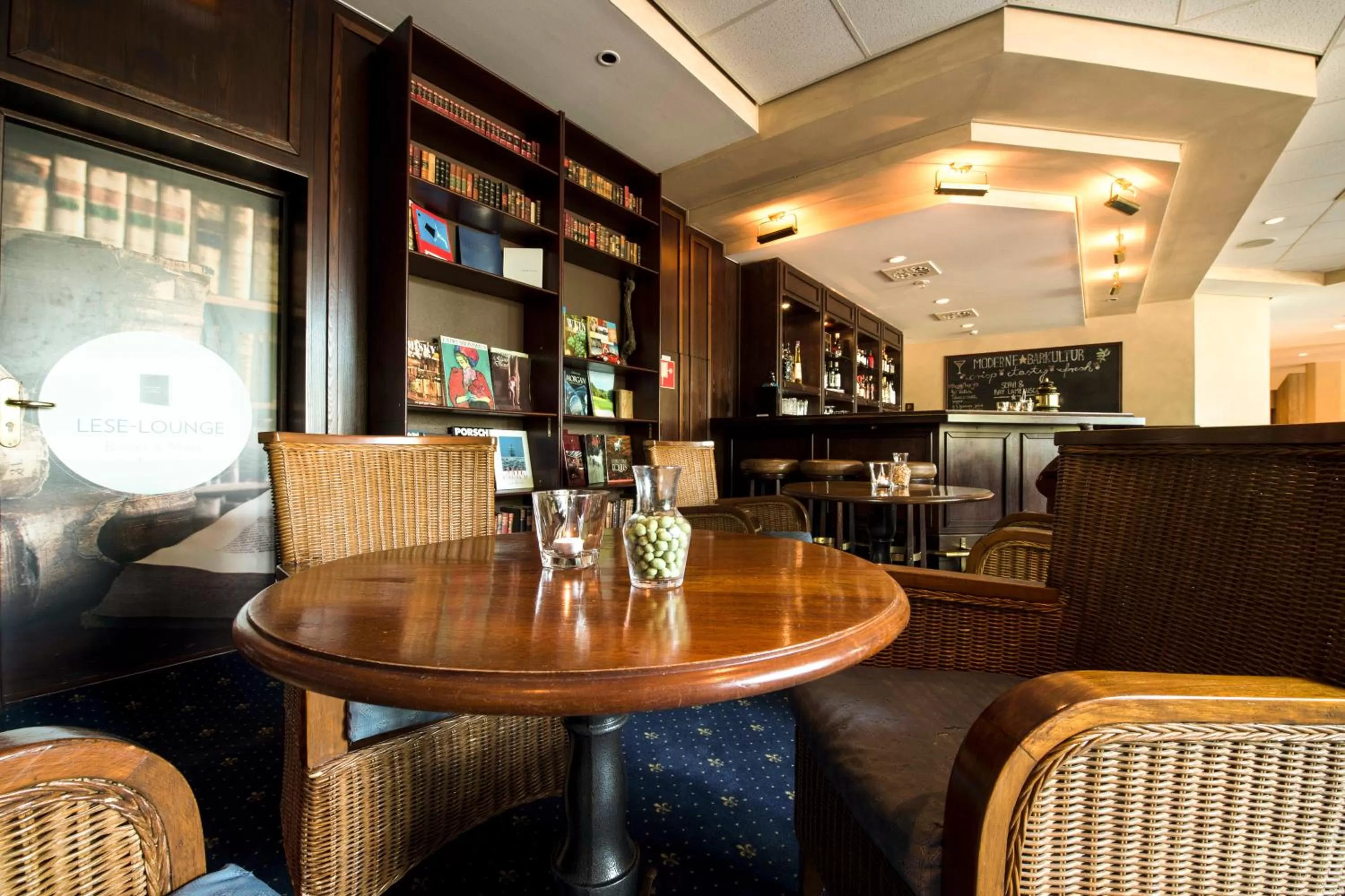 Lounge or bar in Carathotel Basel/Weil am Rhein