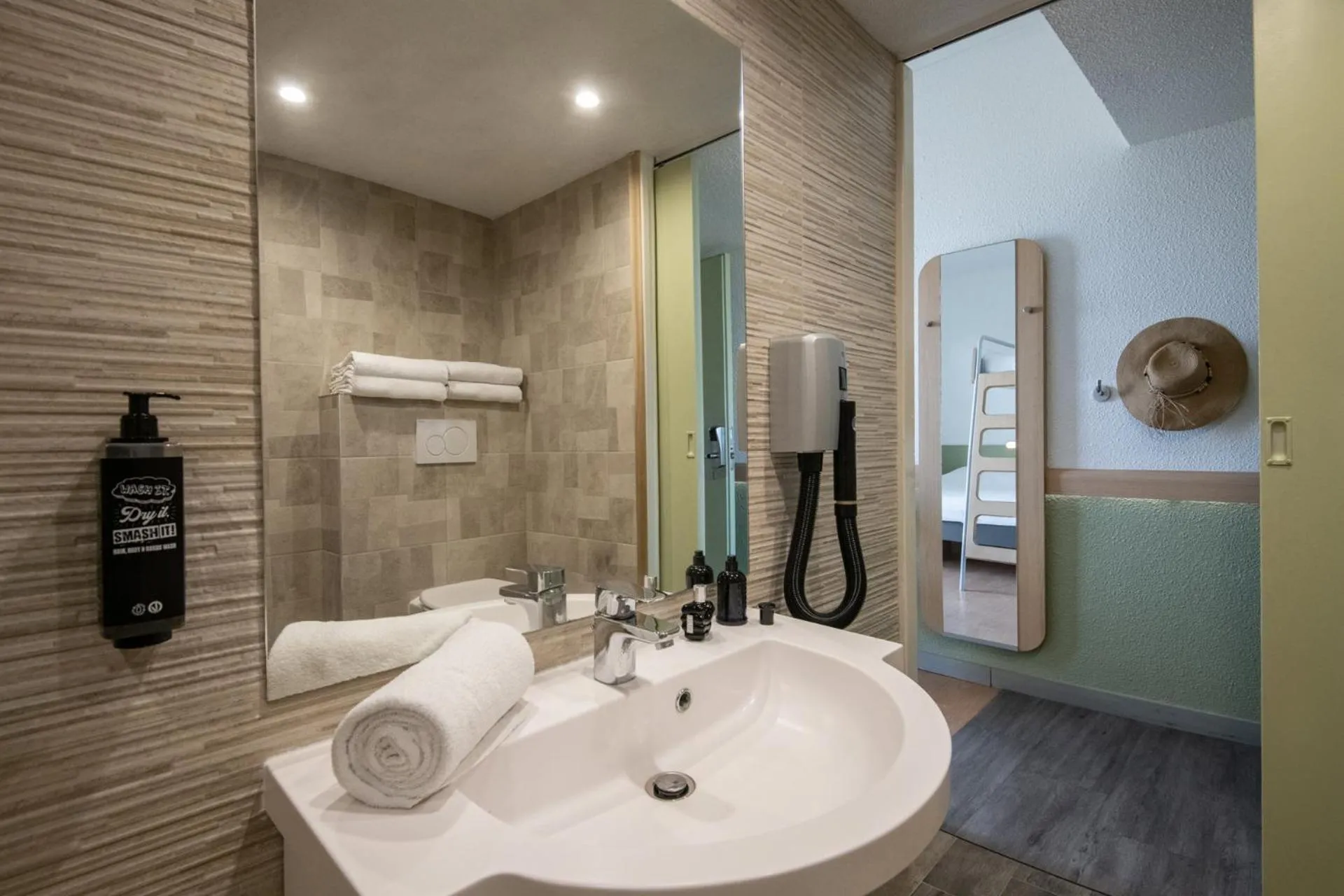Bathroom in ibis budget Menton Bord de Mer