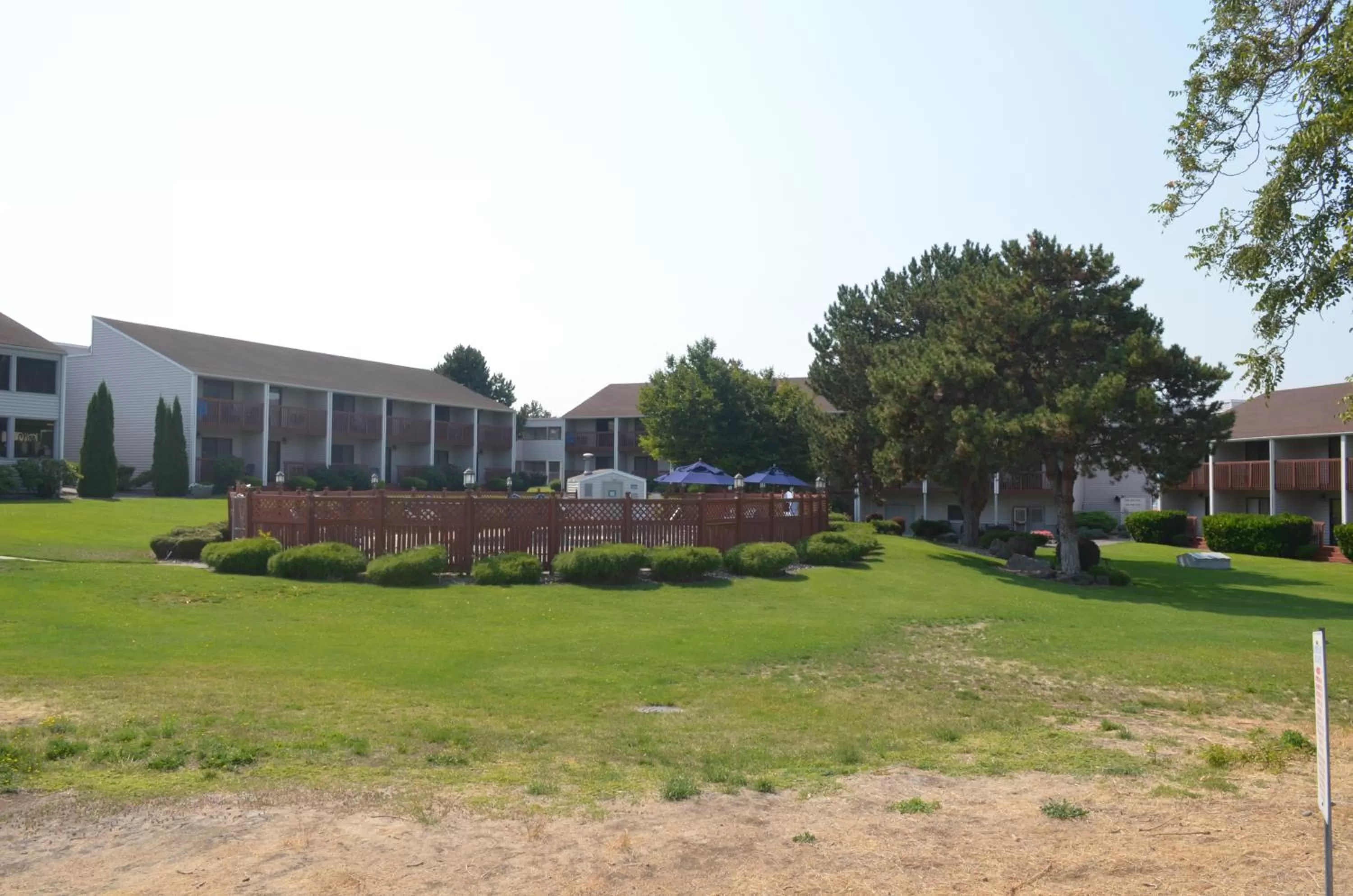 Garden, Property Building in Shilo Inns Suites The Dalles