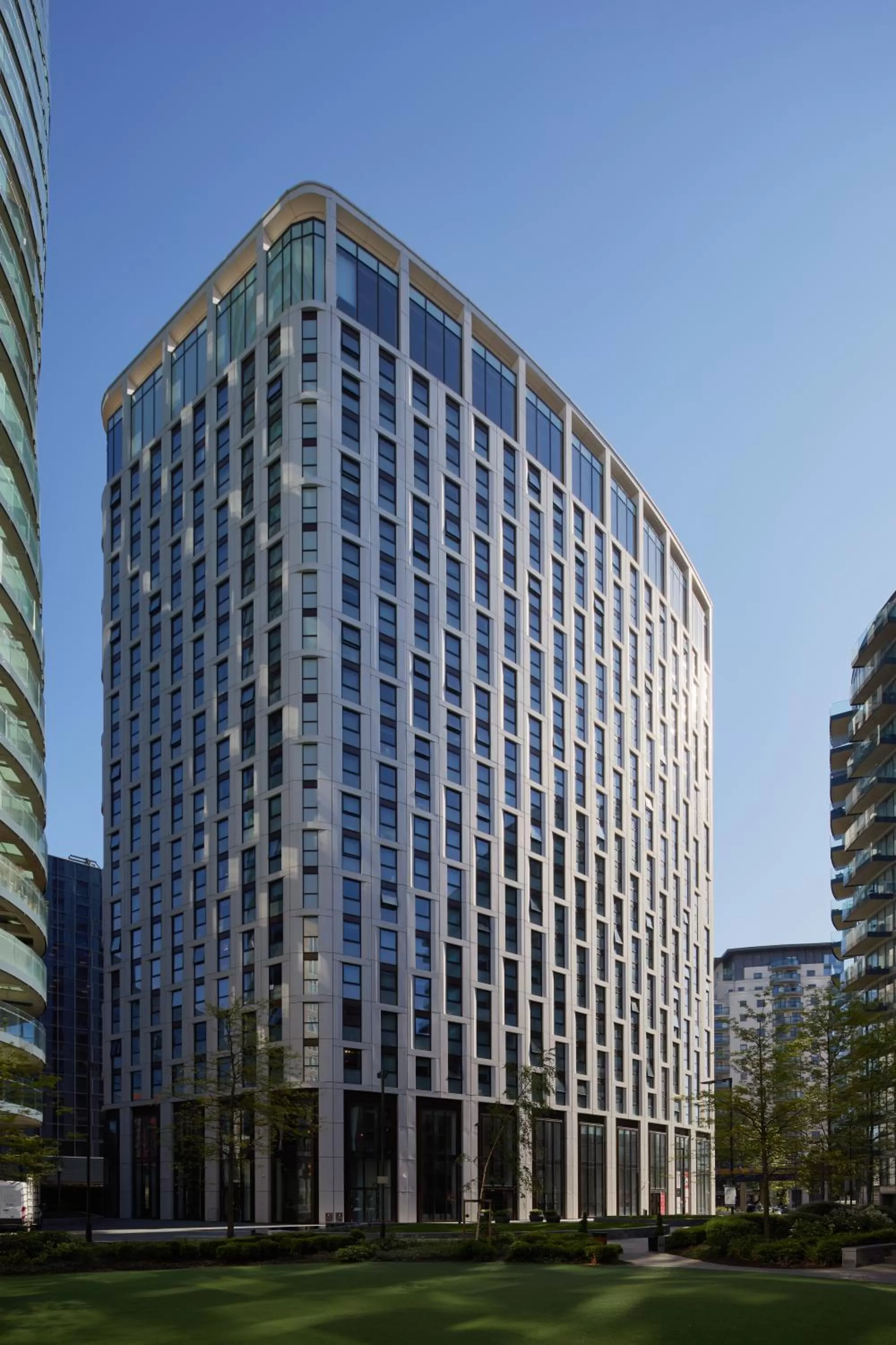 Property building in ARK Canary Wharf