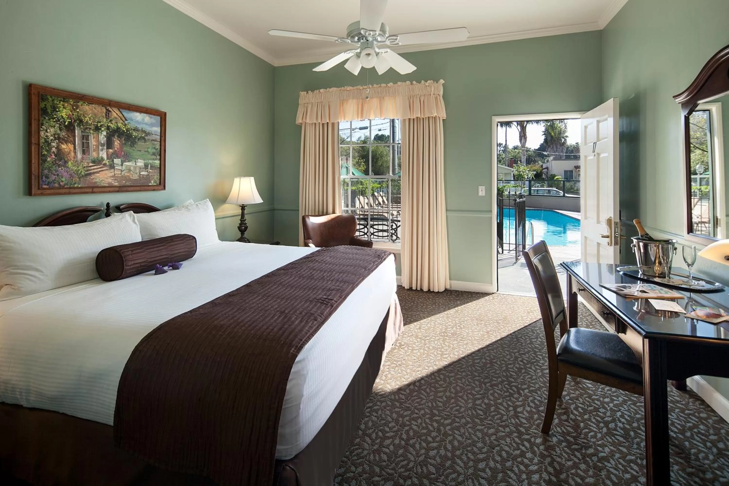 Bedroom, Bed in Lavender Inn by the Sea