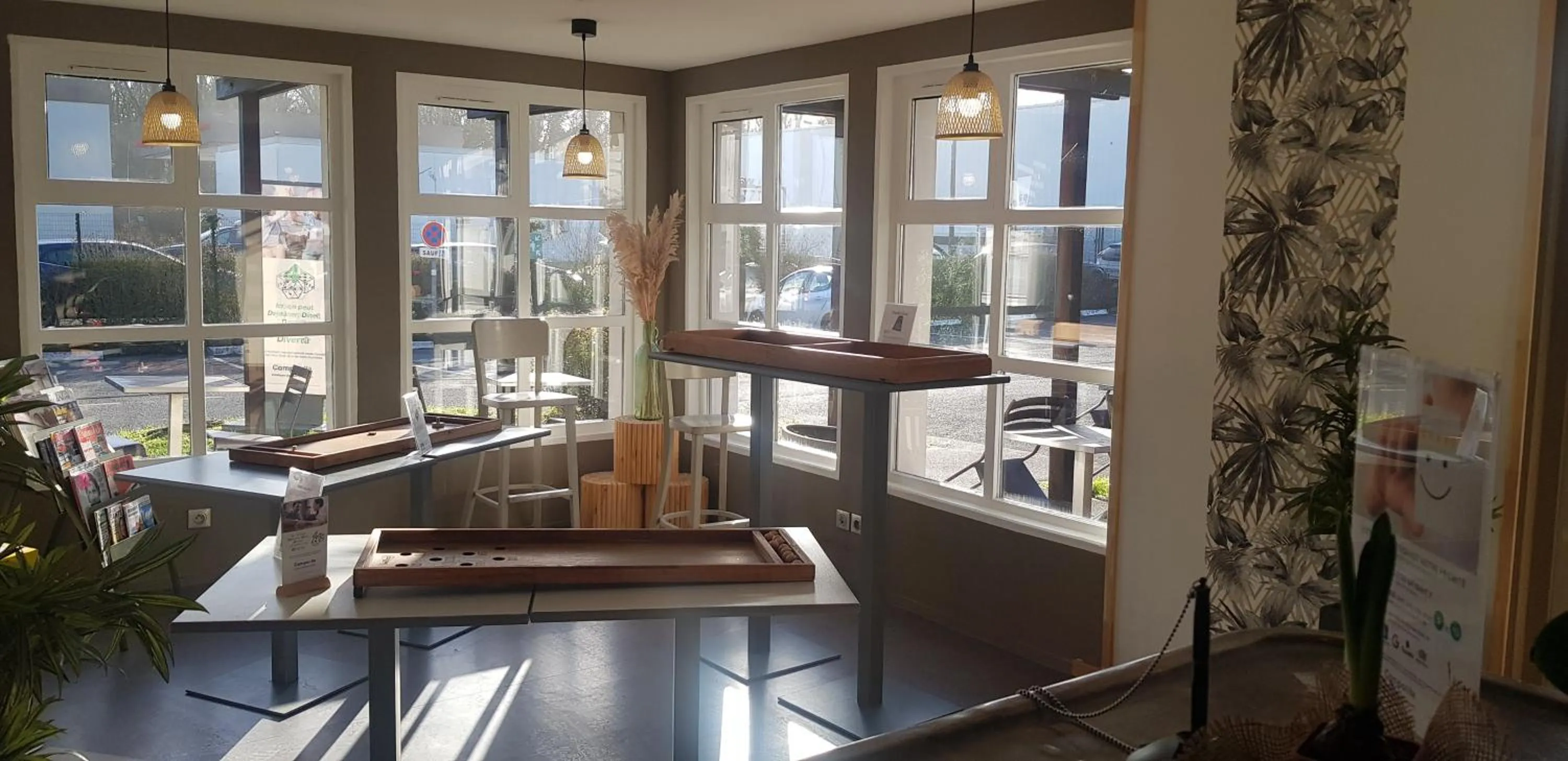 Seating area in Campanile Hotel Chantilly