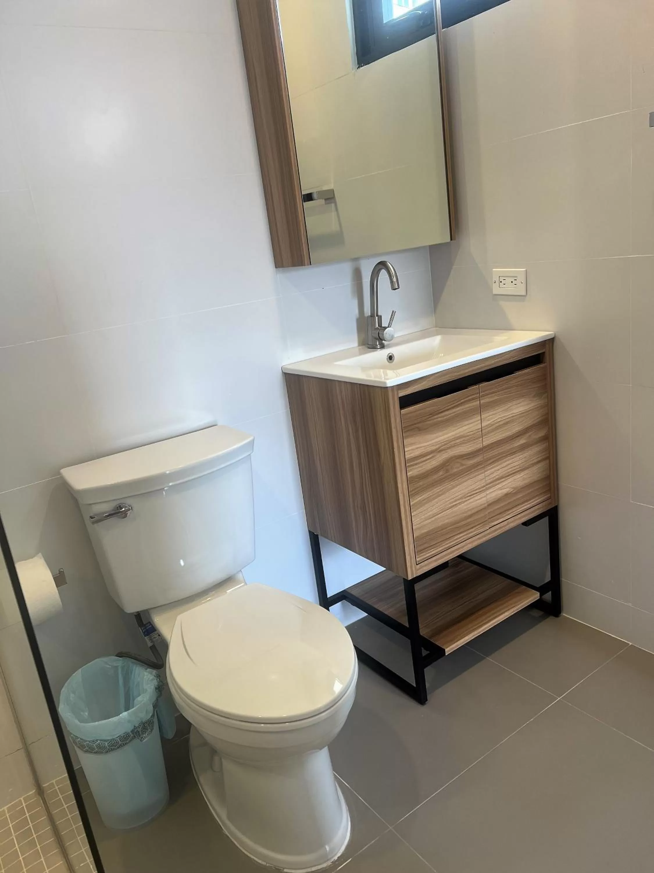 Bathroom in La Calma Poshtel