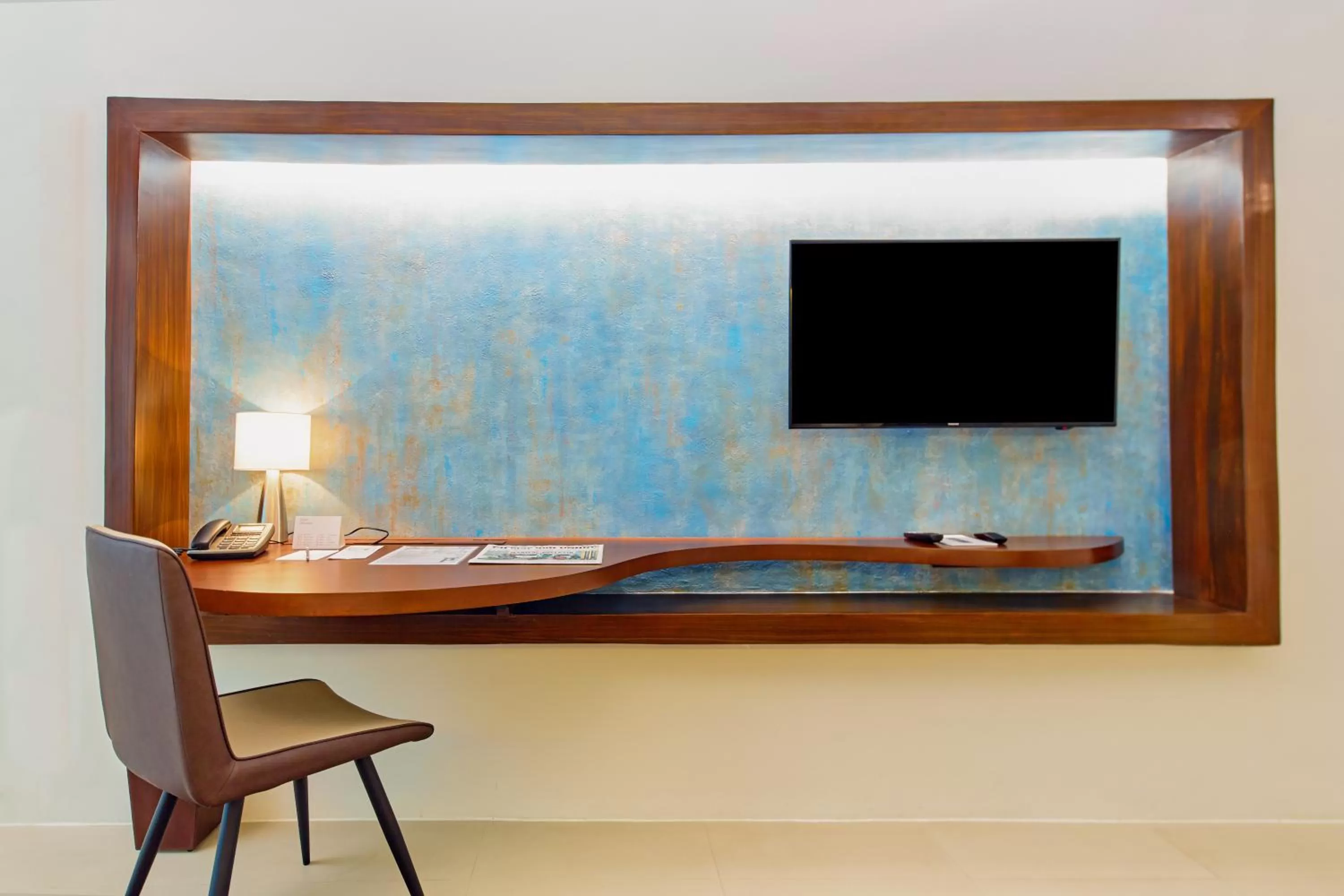 TV and multimedia in The Picasso Boutique Serviced Residences Managed by HII