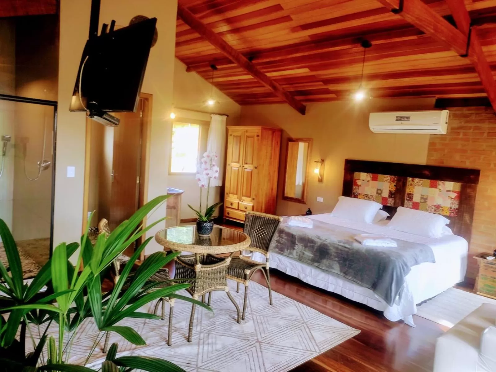 Photo of the whole room, Bed in Pousada Serra do Luar