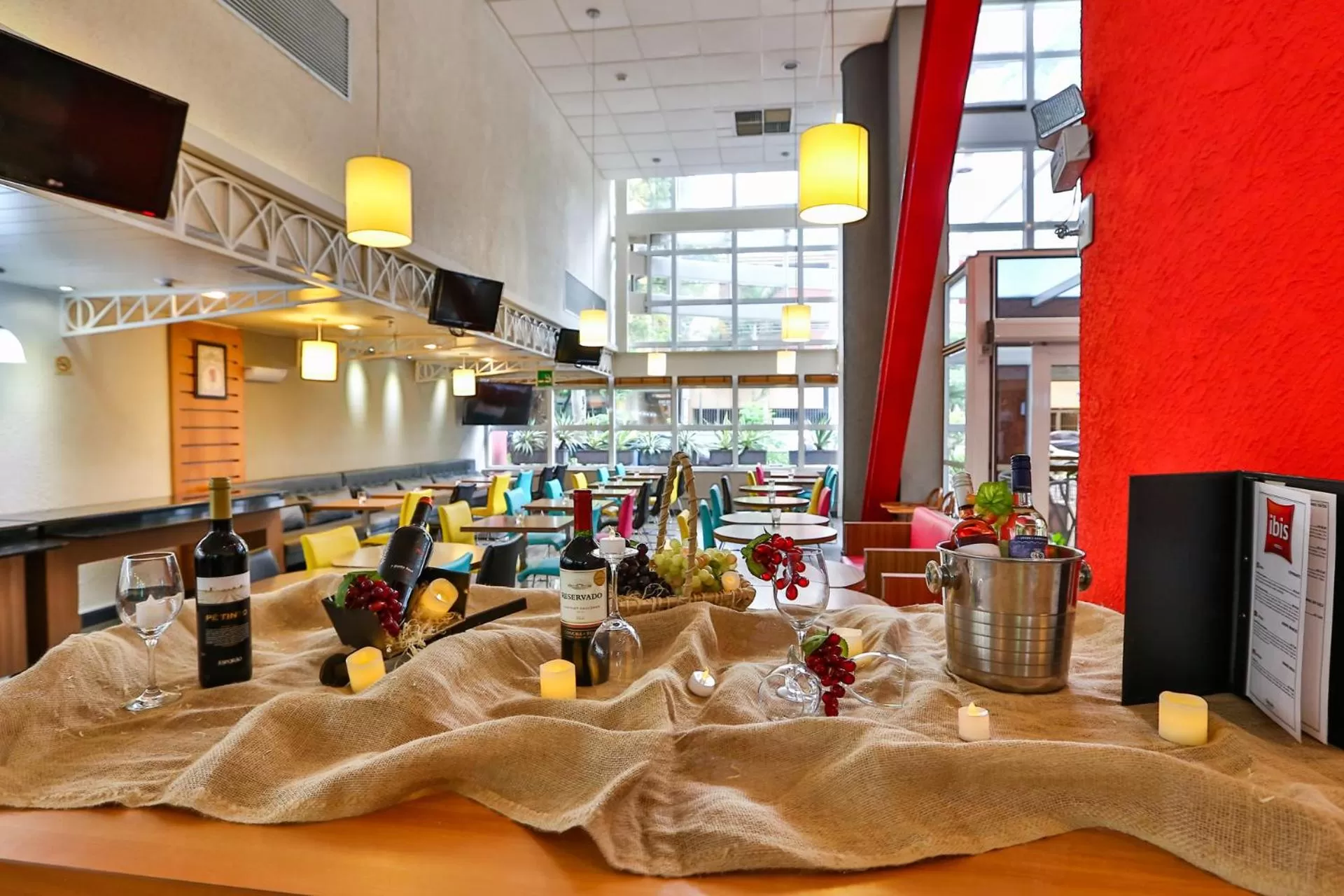 Restaurant/places to eat in Ibis Maringa