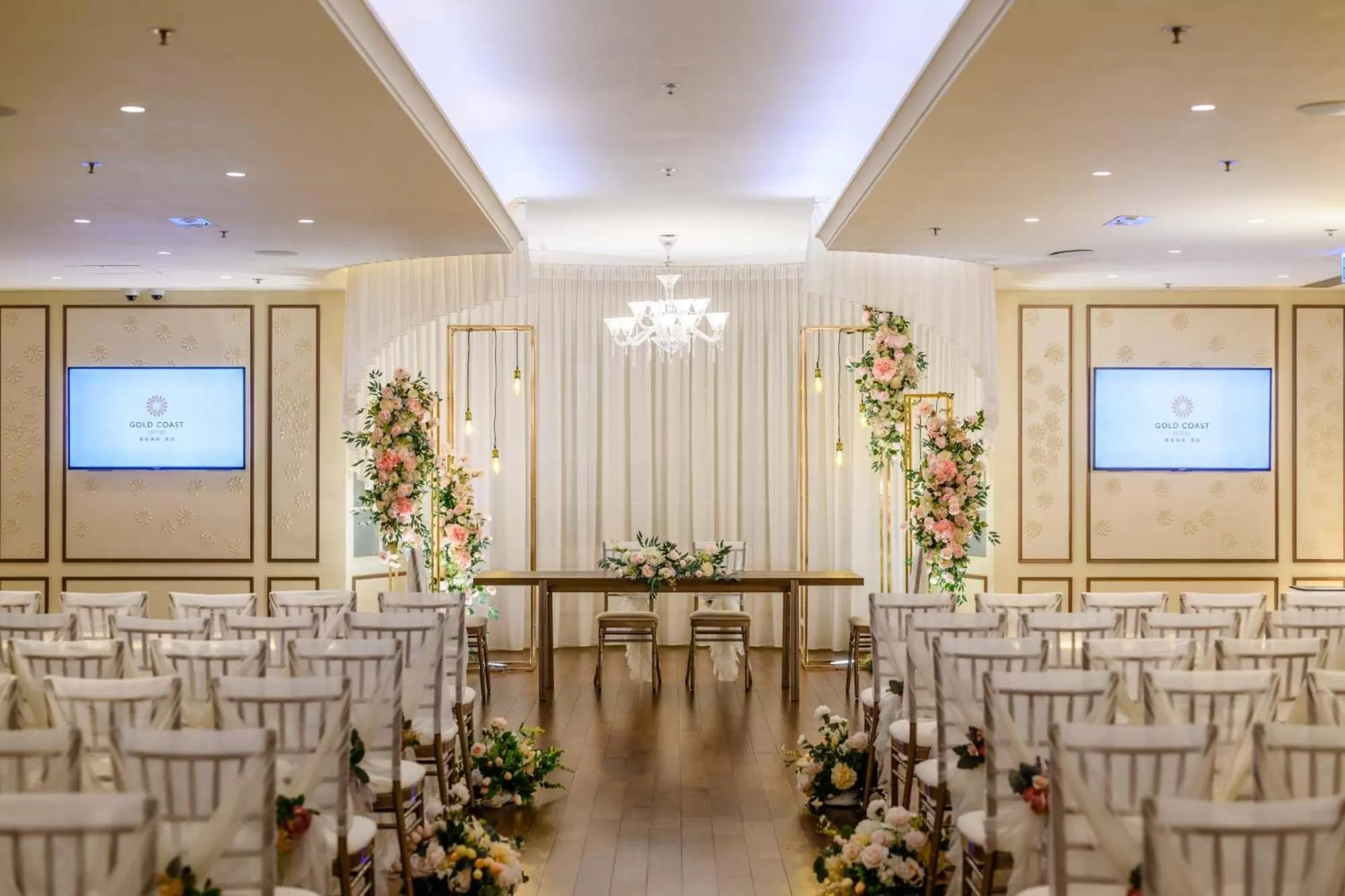 wedding in Hong Kong Gold Coast Hotel