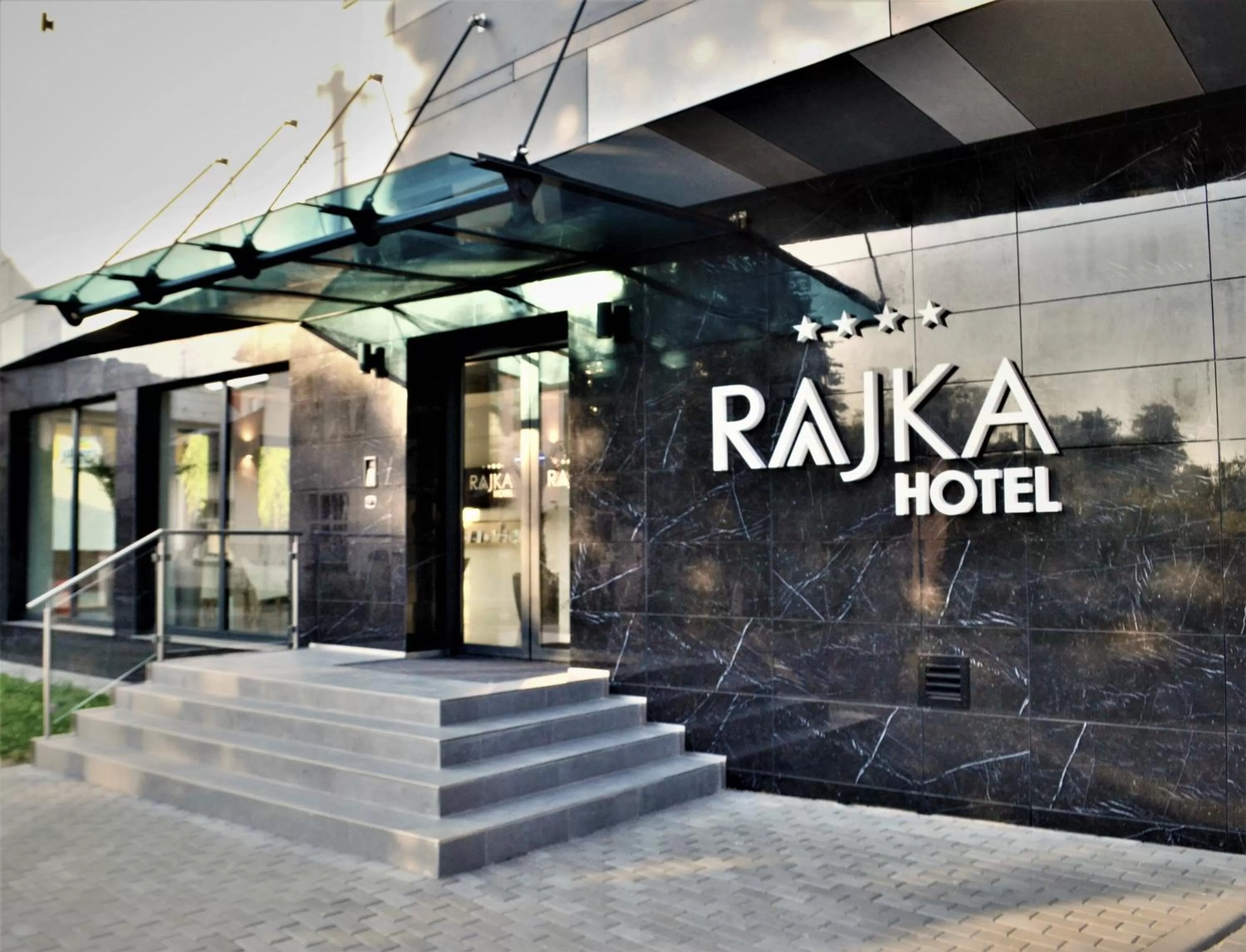 Facade/entrance in Hotel Rajka