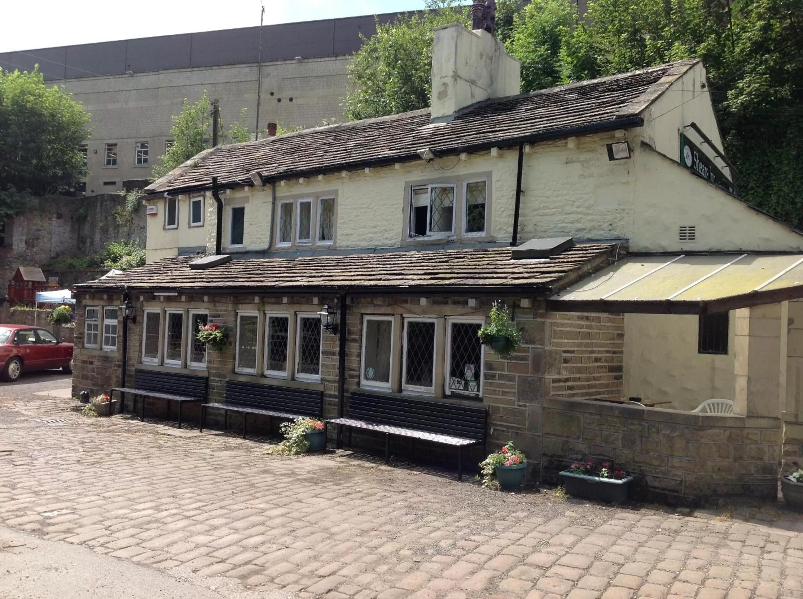 Property Building in Shears Inn