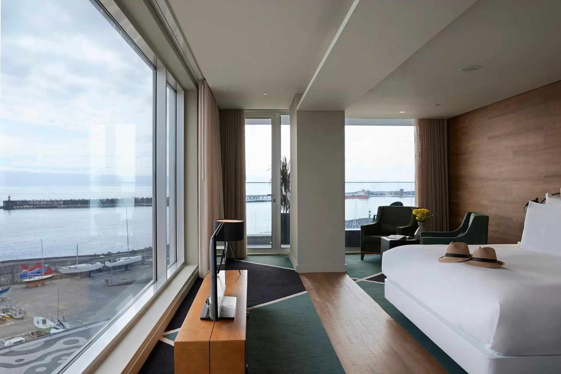 View (from property/room), Bed in Octant Ponta Delgada