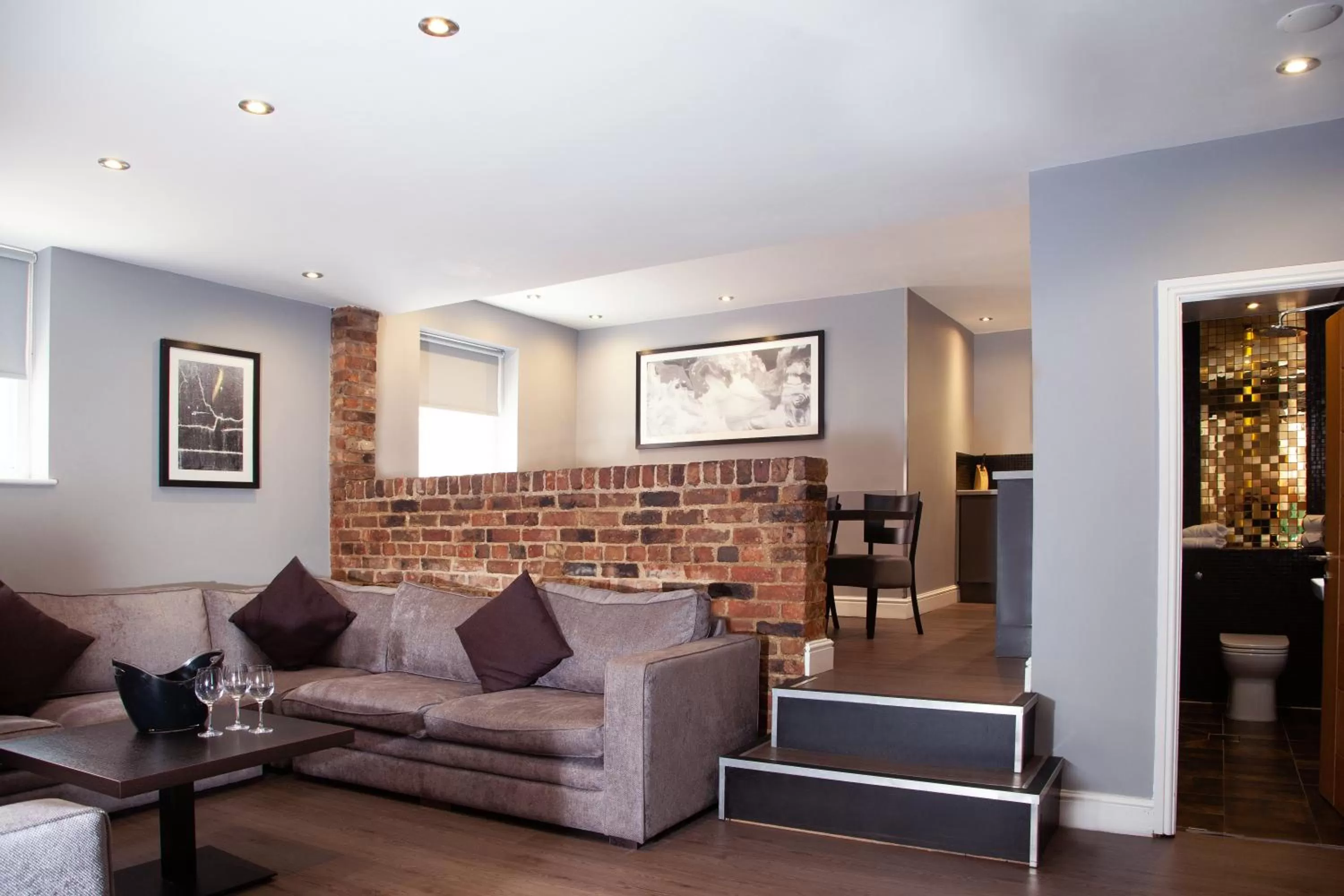 Kitchen or kitchenette, Seating Area in EPIC Apart Hotel- Campbell Street